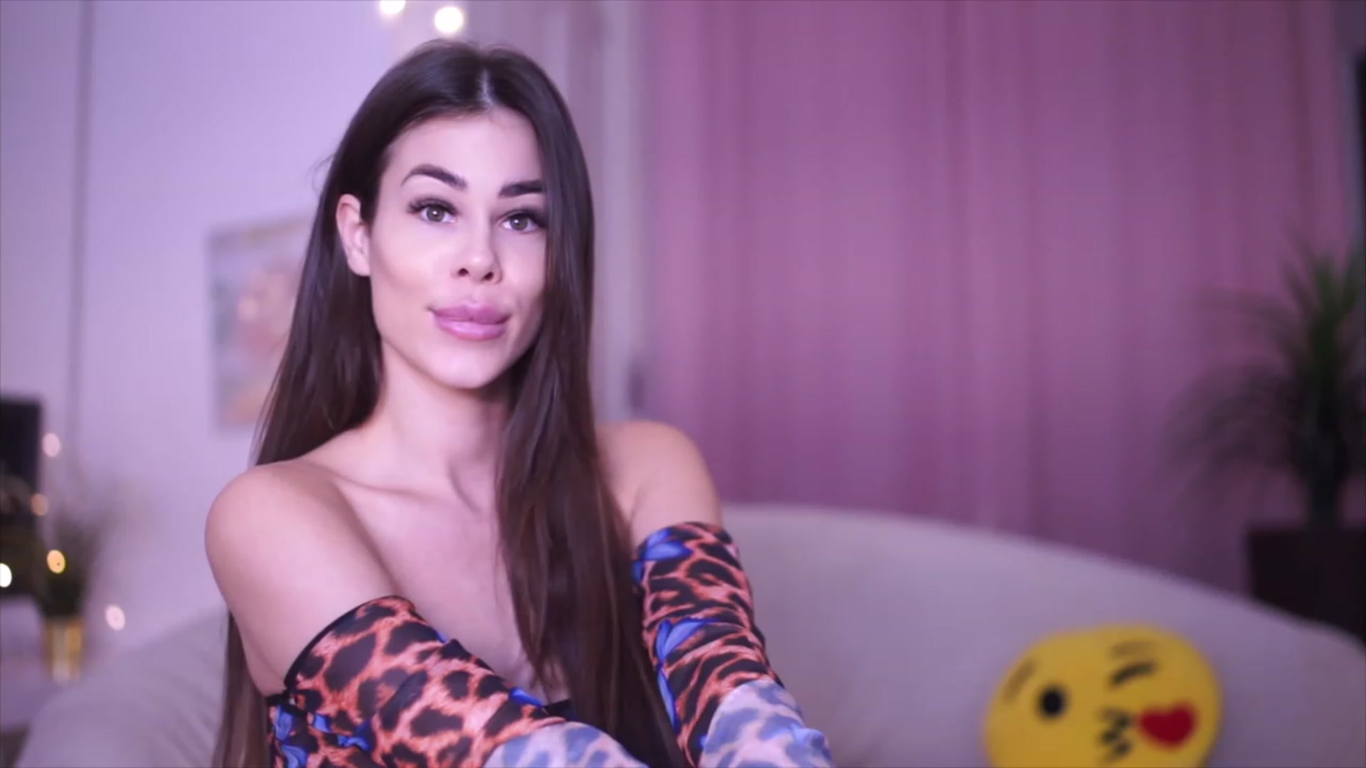 Gallery image thumbnail from Nickey_'s myfreecams stream on, 01/19/2023, 19:25 image 16 of 20