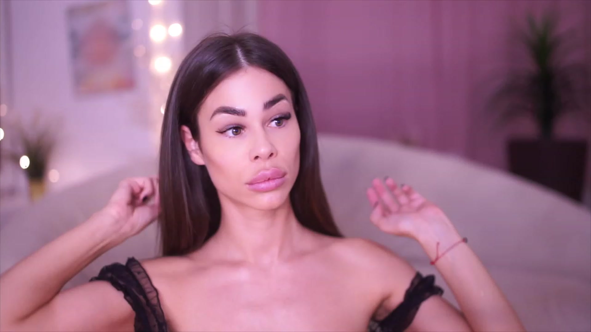 Gallery image thumbnail from Nickey_'s myfreecams stream on, 03/28/2023, 19:09 image 2 of 20
