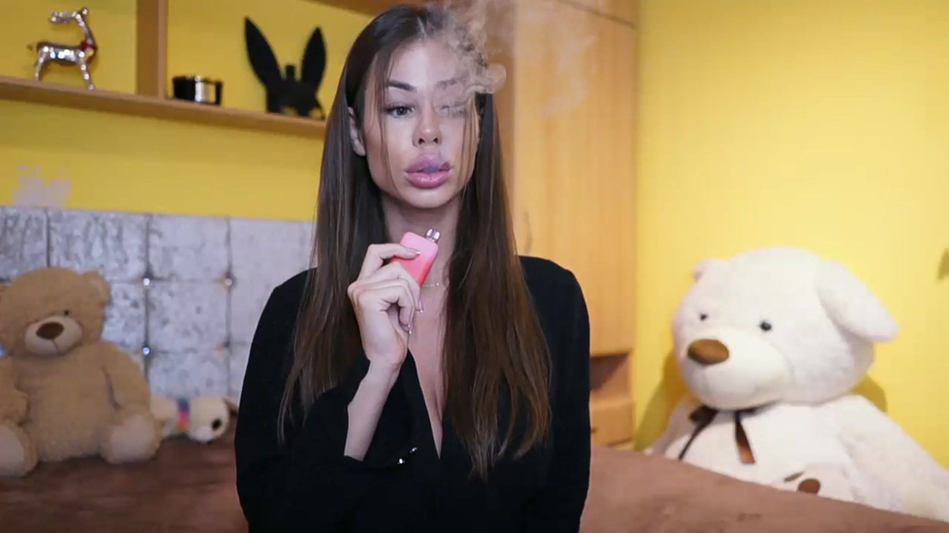 Gallery image thumbnail from Nickey_'s myfreecams stream on, 03/18/2024, 20:32 image 5 of 20