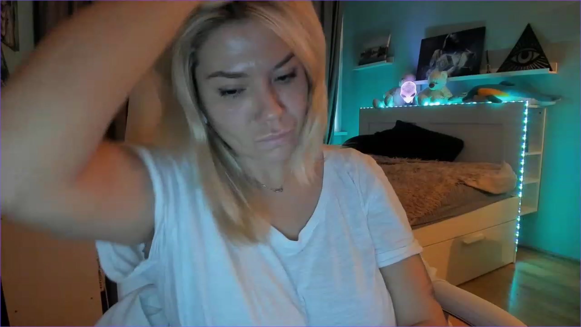 Gallery image thumbnail from NickyBlein's myfreecams stream on, 11/22/2022, 11:17 image 9 of 20
