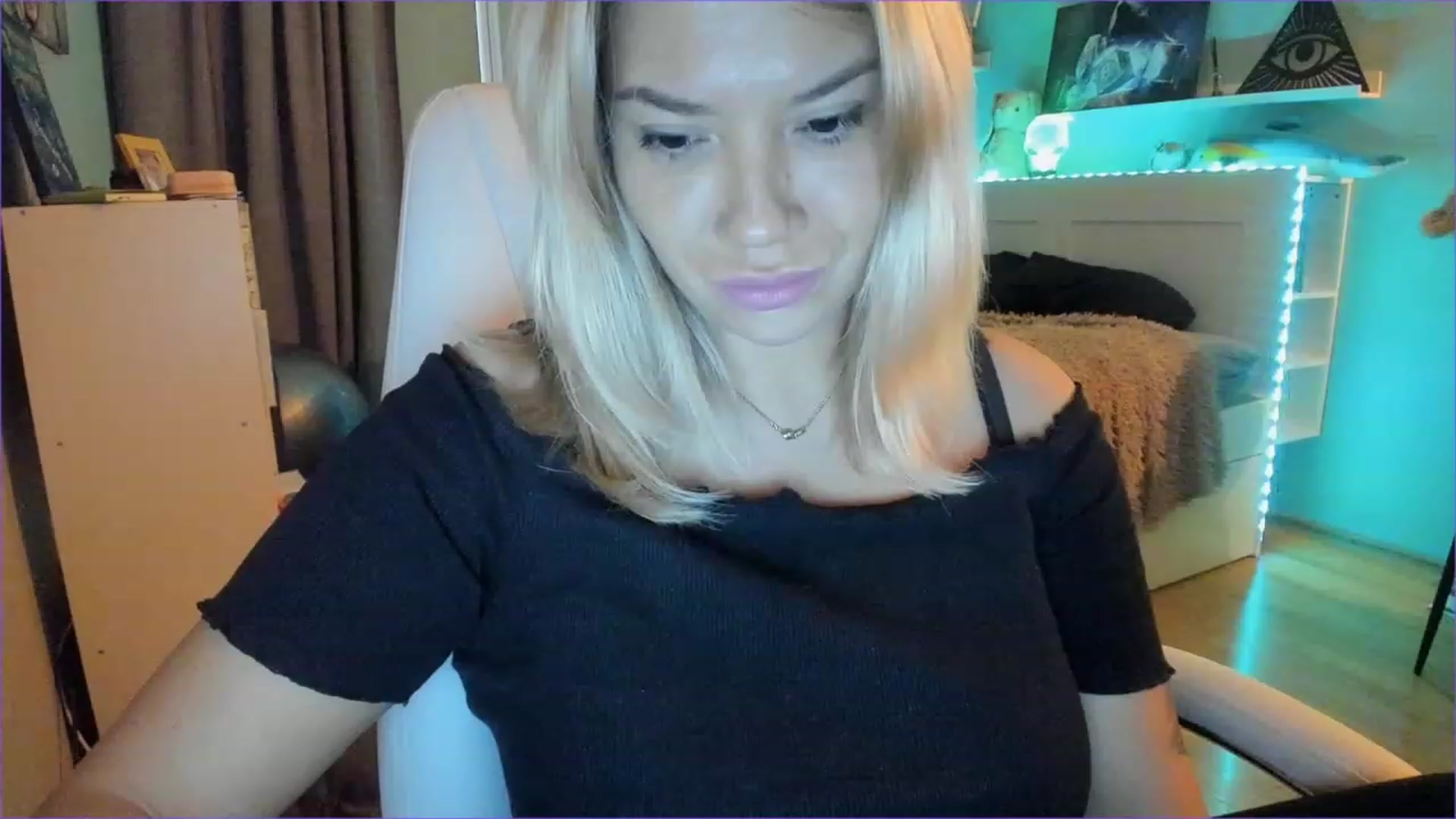 Gallery image thumbnail from NickyBlein's myfreecams stream on, 11/23/2022, 11:11 image 17 of 20