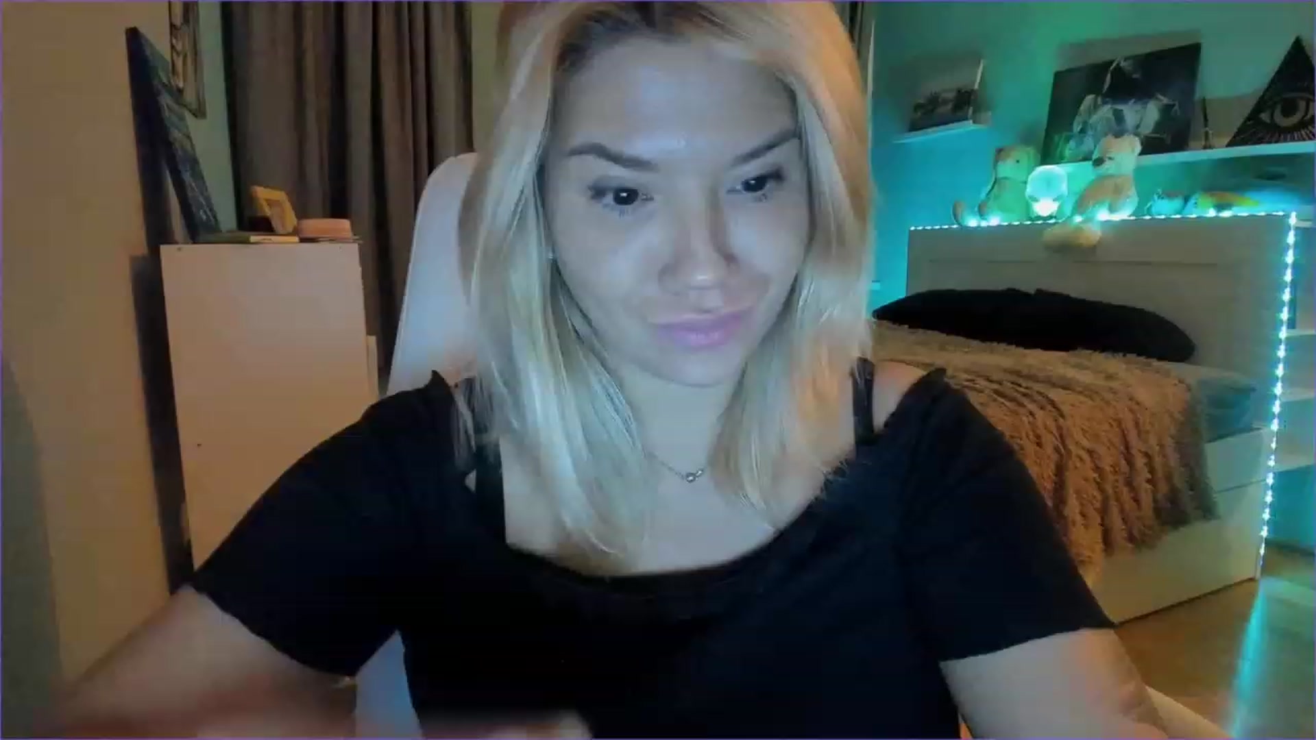 Gallery image thumbnail from NickyBlein's myfreecams stream on, 11/23/2022, 13:02 image 9 of 20