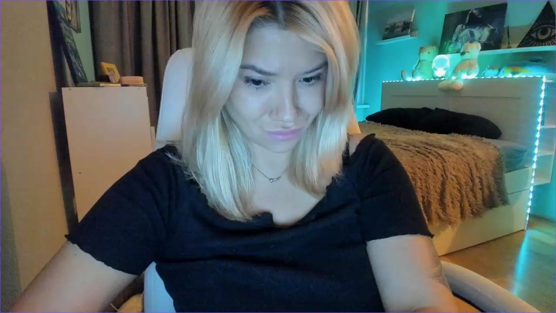 Gallery image thumbnail from NickyBlein's myfreecams stream on, 11/23/2022, 13:02 image 16 of 20