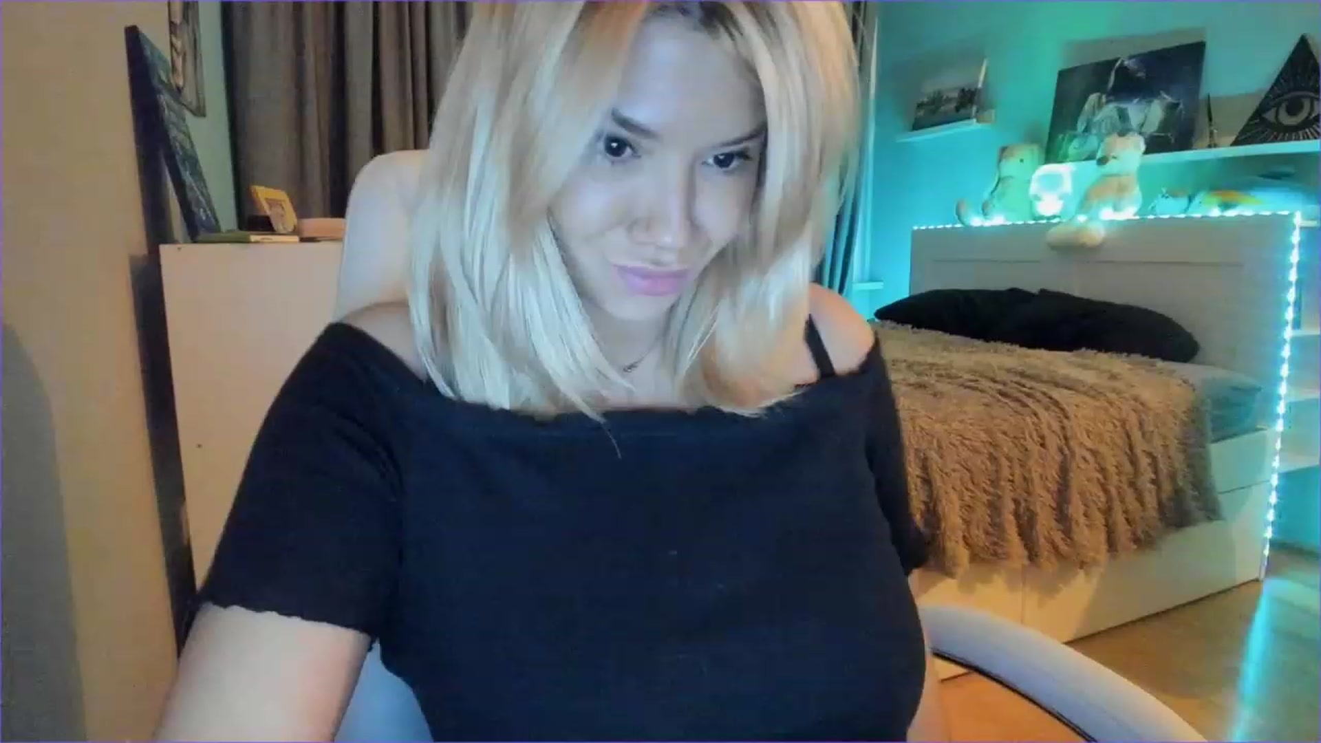 Gallery image thumbnail from NickyBlein's myfreecams stream on, 11/23/2022, 13:02 image 6 of 20