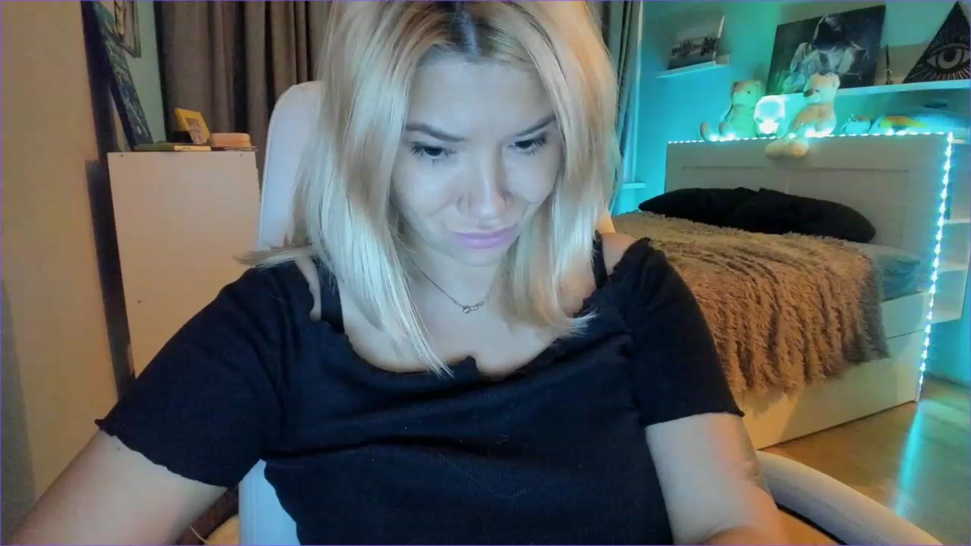 Gallery image thumbnail from NickyBlein's myfreecams stream on, 11/23/2022, 13:02 image 15 of 20