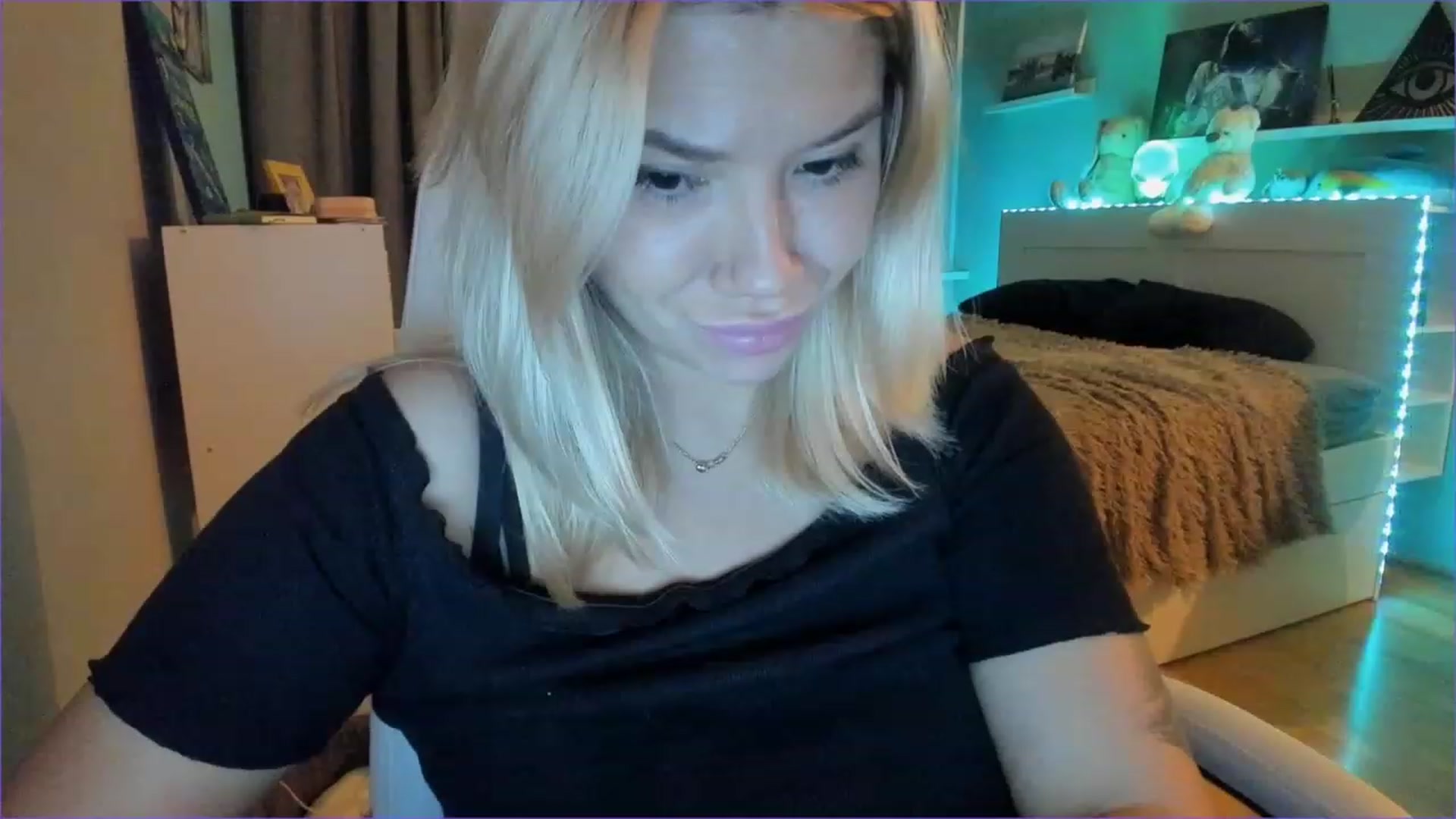 Gallery image thumbnail from NickyBlein's myfreecams stream on, 11/23/2022, 13:02 image 19 of 20