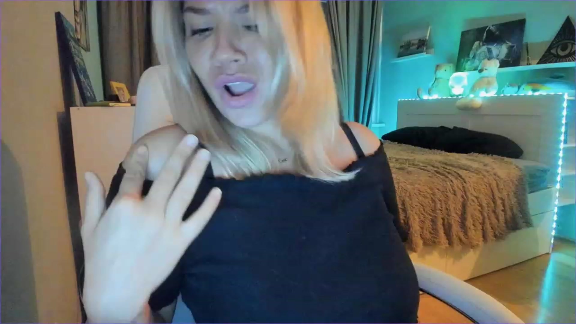 Gallery image thumbnail from NickyBlein's myfreecams stream on, 11/23/2022, 13:02 image 7 of 20
