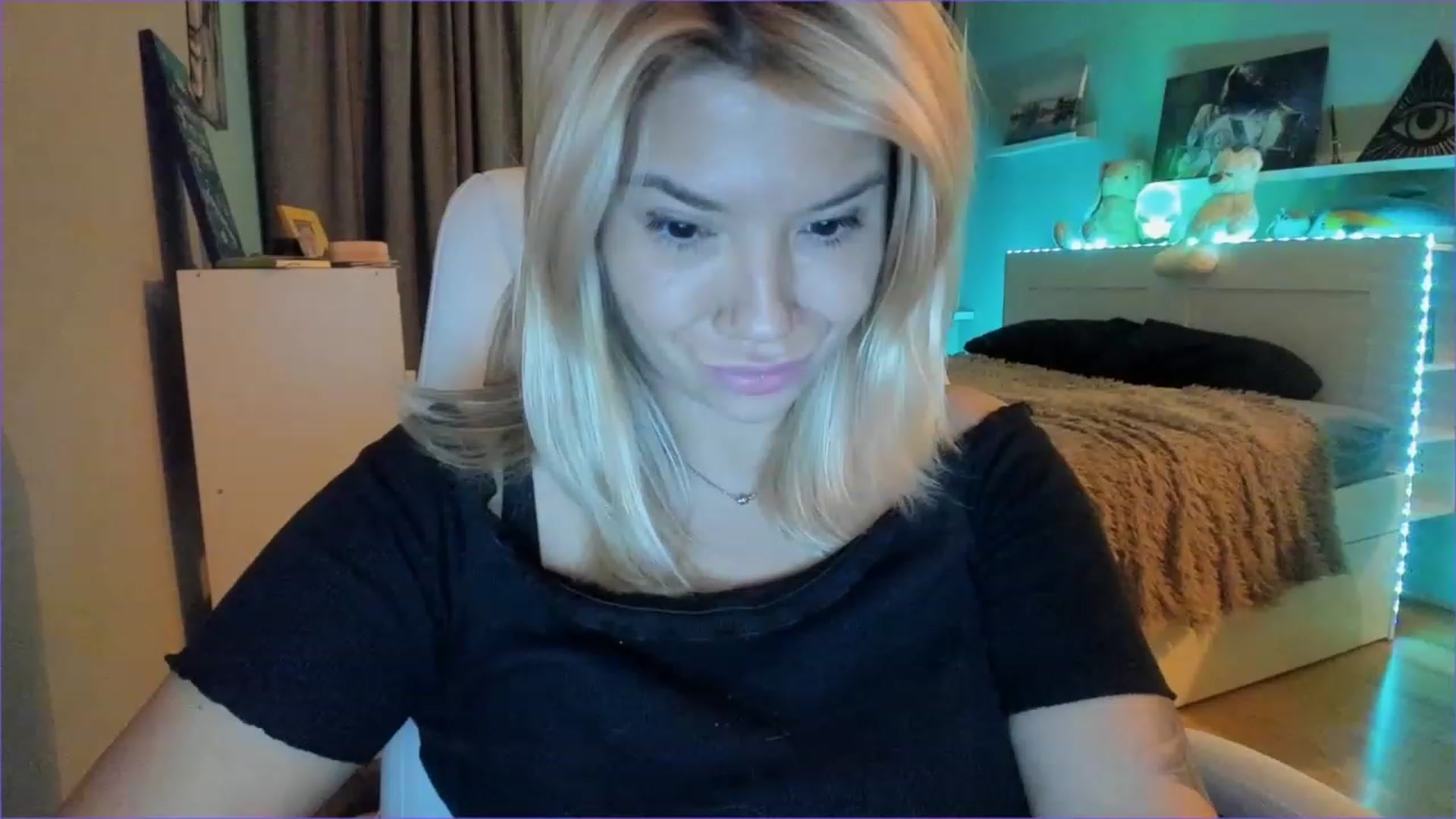 Gallery image thumbnail from NickyBlein's myfreecams stream on, 11/23/2022, 13:02 image 8 of 20