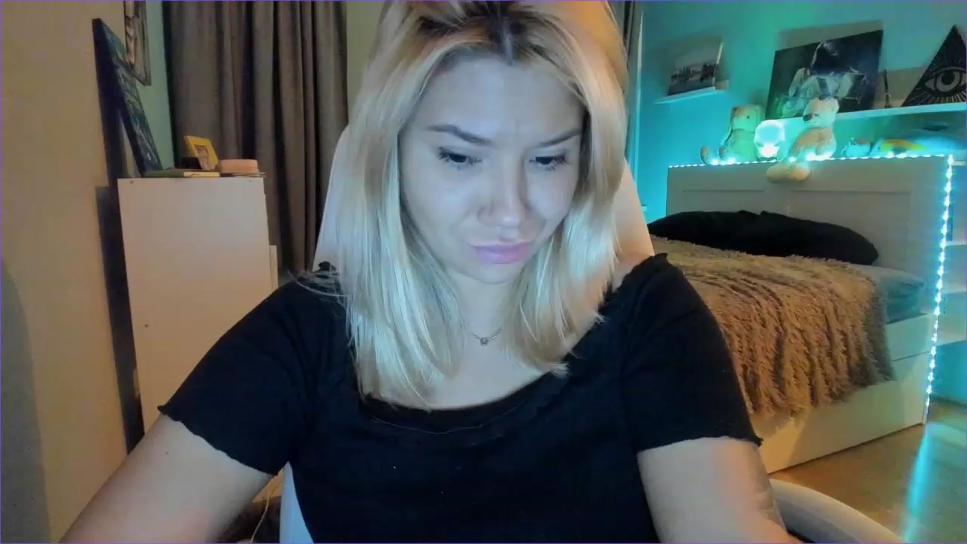 Gallery image thumbnail from NickyBlein's myfreecams stream on, 11/23/2022, 13:02 image 12 of 20