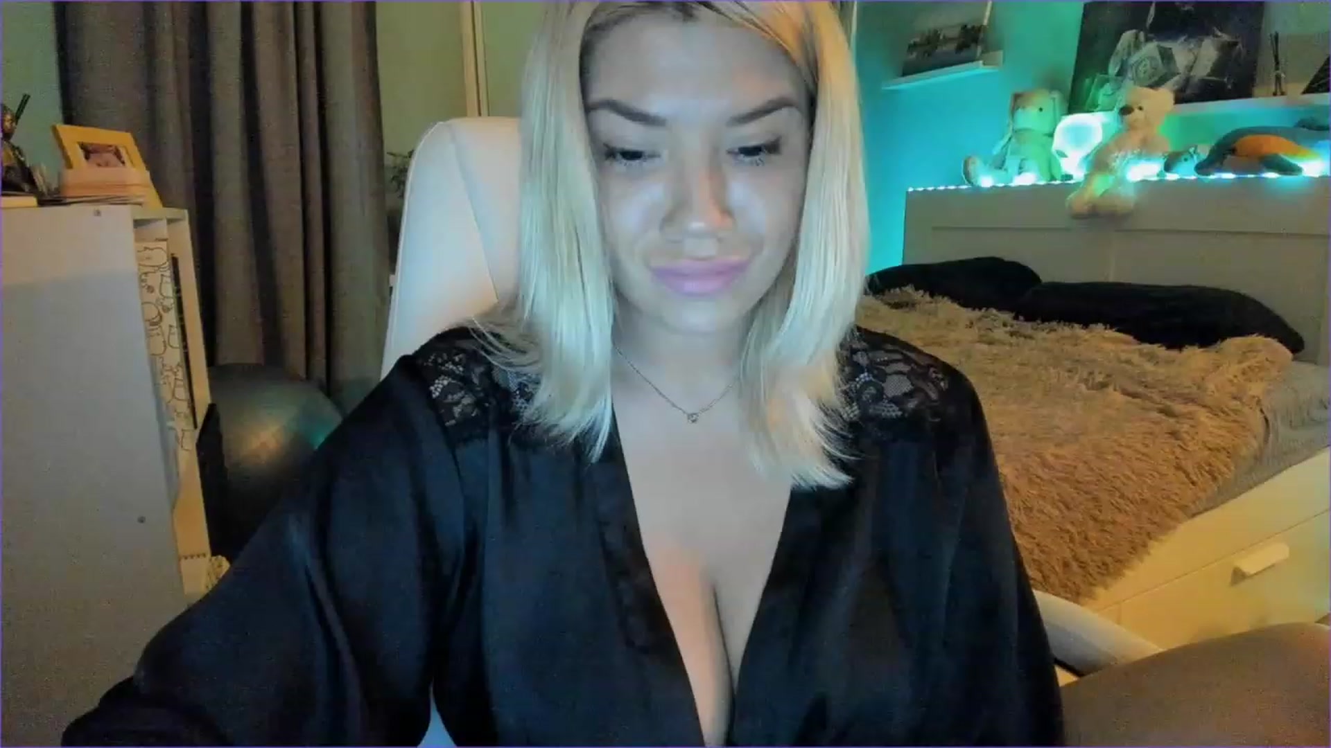 Gallery image thumbnail from NickyBlein's myfreecams stream on, 11/26/2022, 14:45 image 3 of 20
