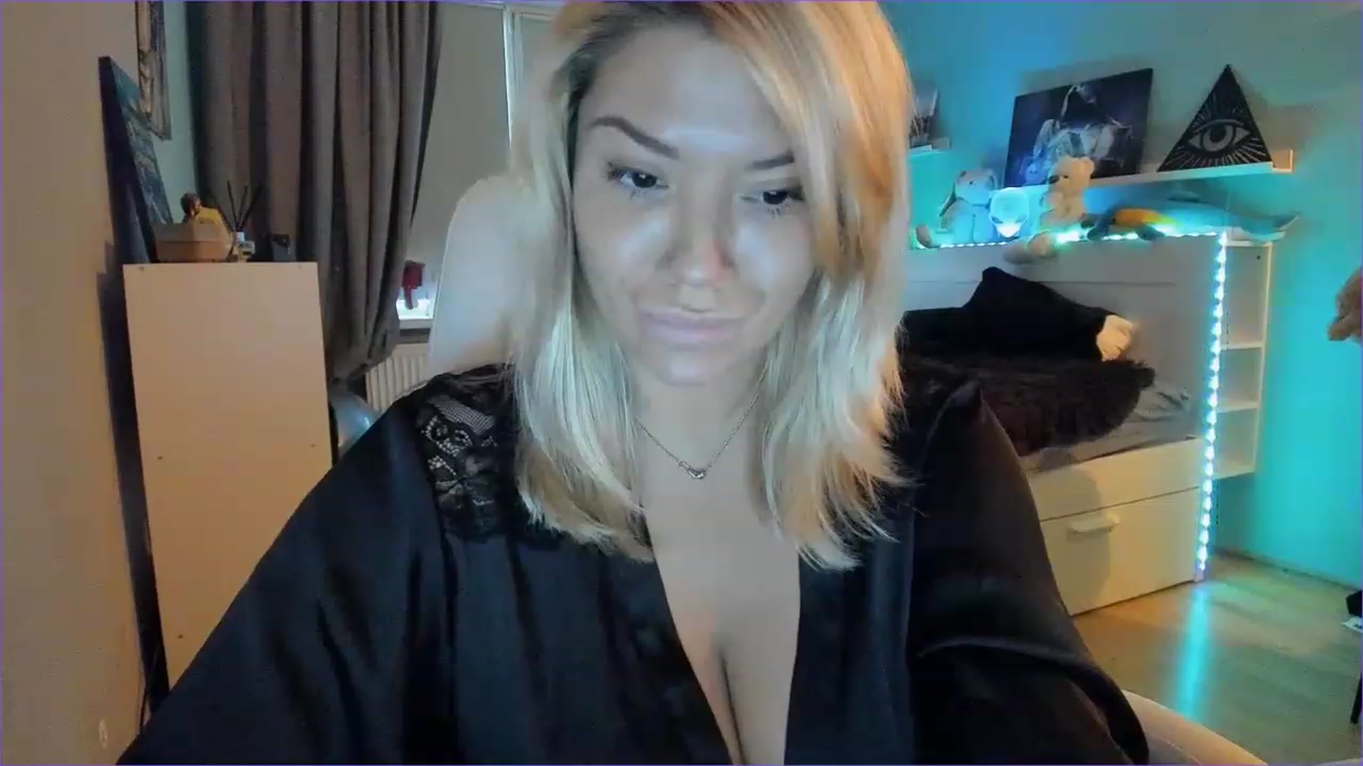 Gallery image thumbnail from NickyBlein's myfreecams stream on, 12/01/2022, 12:27 image 17 of 20