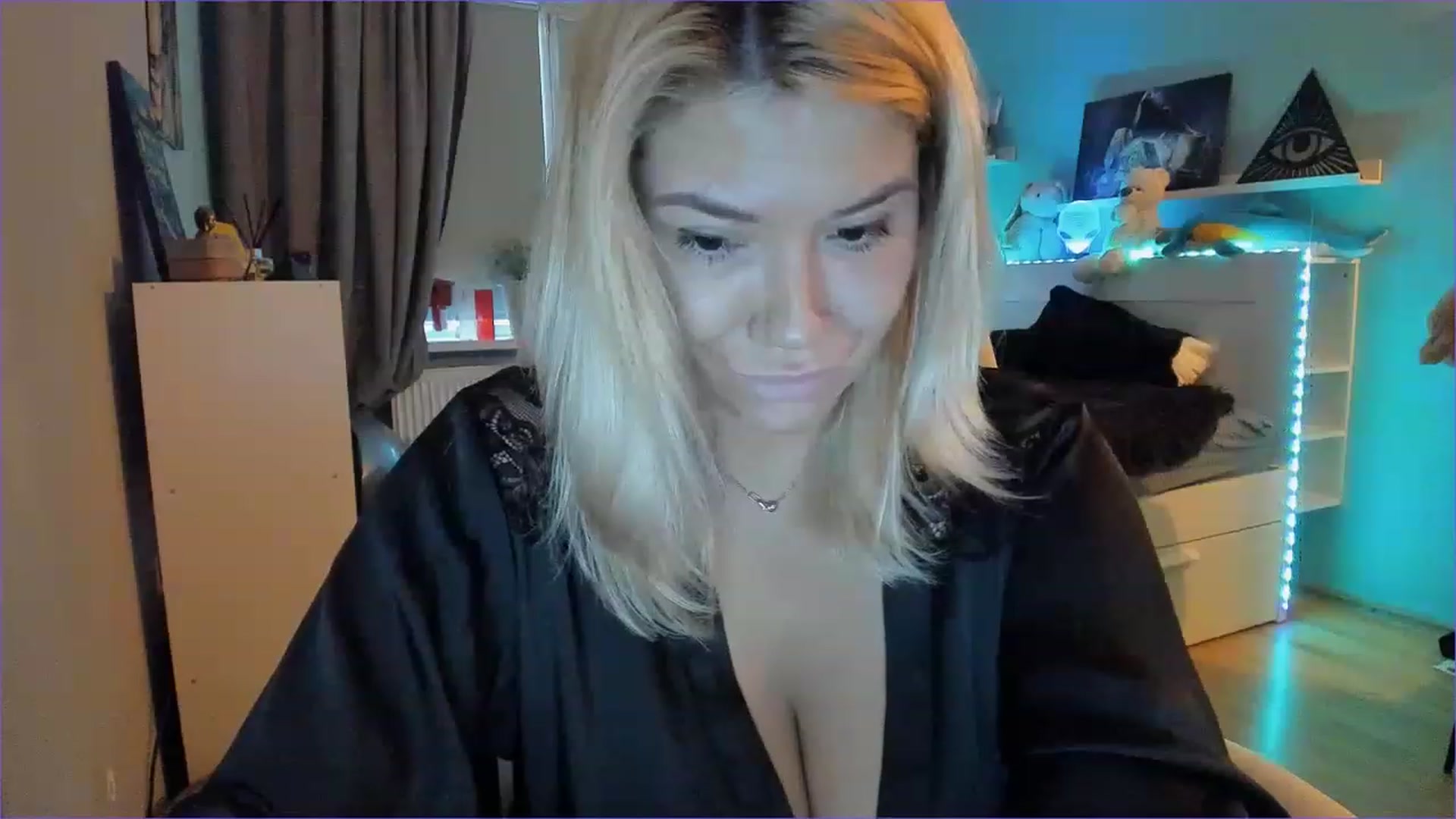 Gallery image thumbnail from NickyBlein's myfreecams stream on, 12/01/2022, 12:27 image 16 of 20