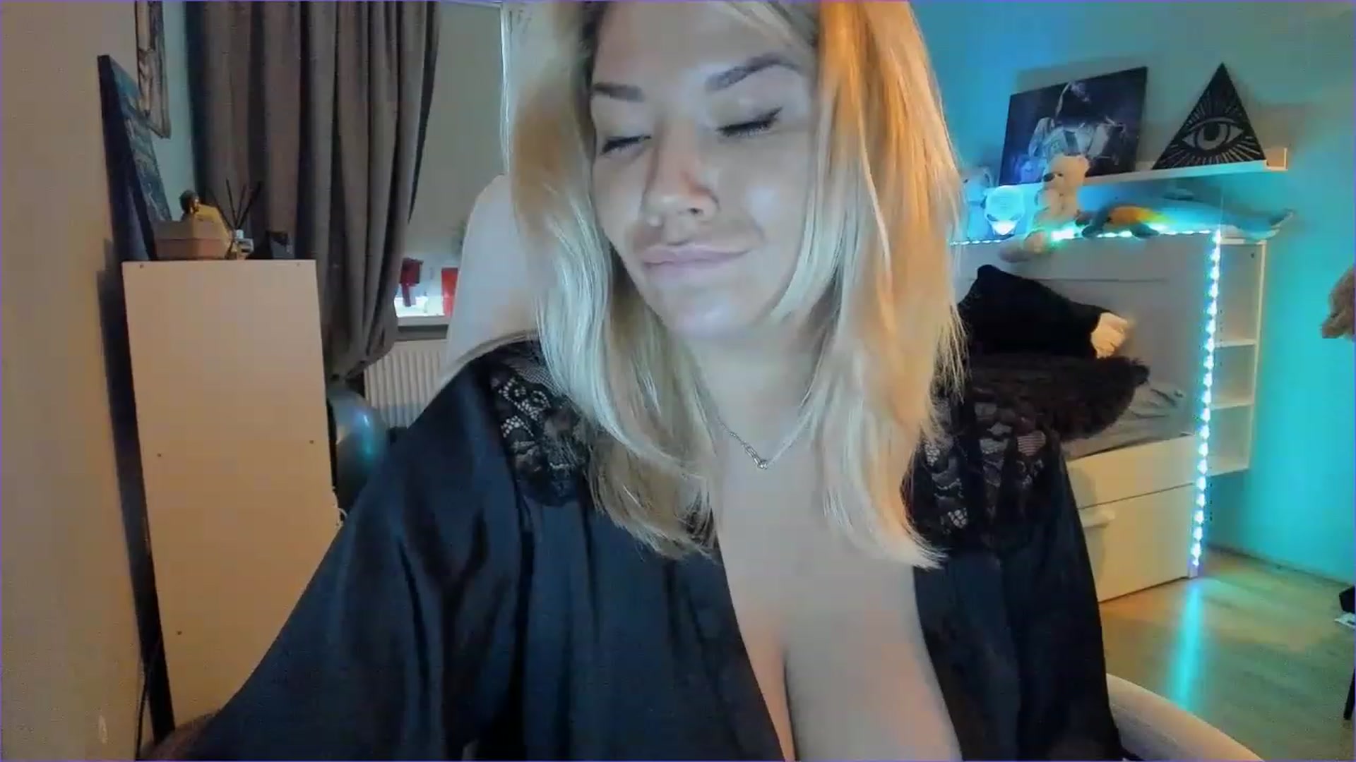 Gallery image thumbnail from NickyBlein's myfreecams stream on, 12/01/2022, 12:27 image 15 of 20