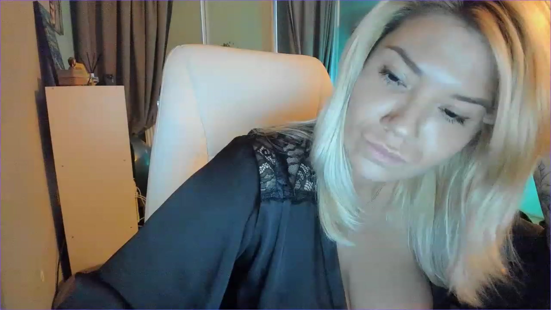 Gallery image thumbnail from NickyBlein's myfreecams stream on, 12/01/2022, 13:08 image 17 of 20