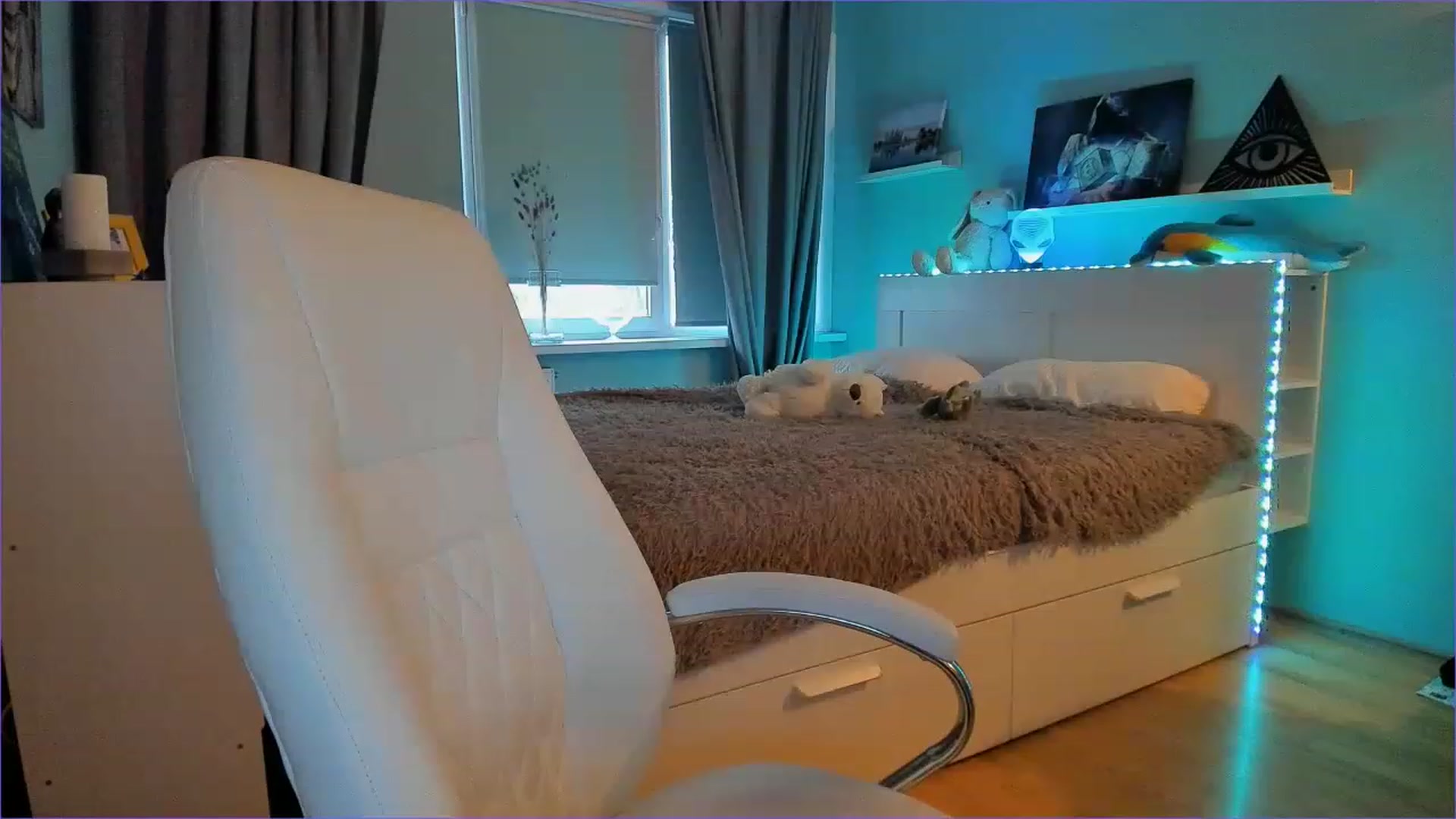 Gallery image thumbnail from NickyBlein's myfreecams stream on, 12/02/2022, 13:53 image 2 of 20
