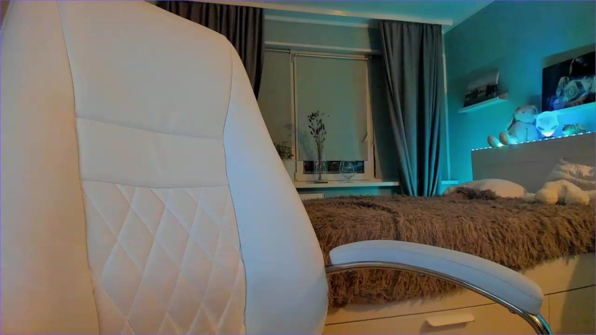 Gallery image thumbnail from NickyBlein's myfreecams stream on, 12/02/2022, 17:33 image 17 of 20