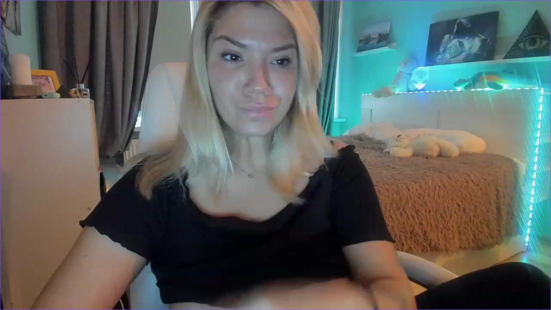 Gallery image thumbnail from NickyBlein's myfreecams stream on, 12/06/2022, 09:18 image 17 of 20