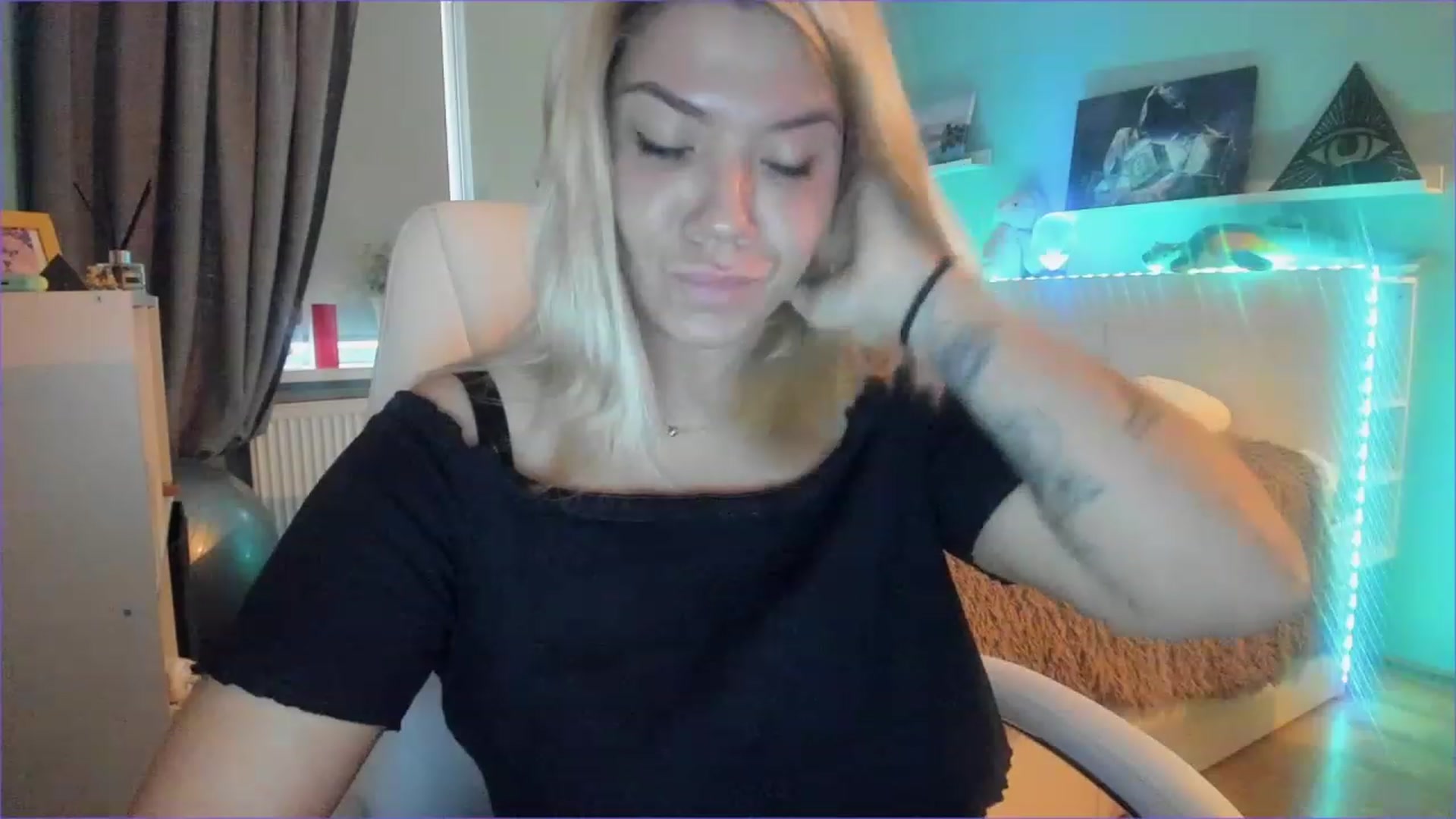 Gallery image thumbnail from NickyBlein's myfreecams stream on, 12/06/2022, 09:18 image 5 of 20