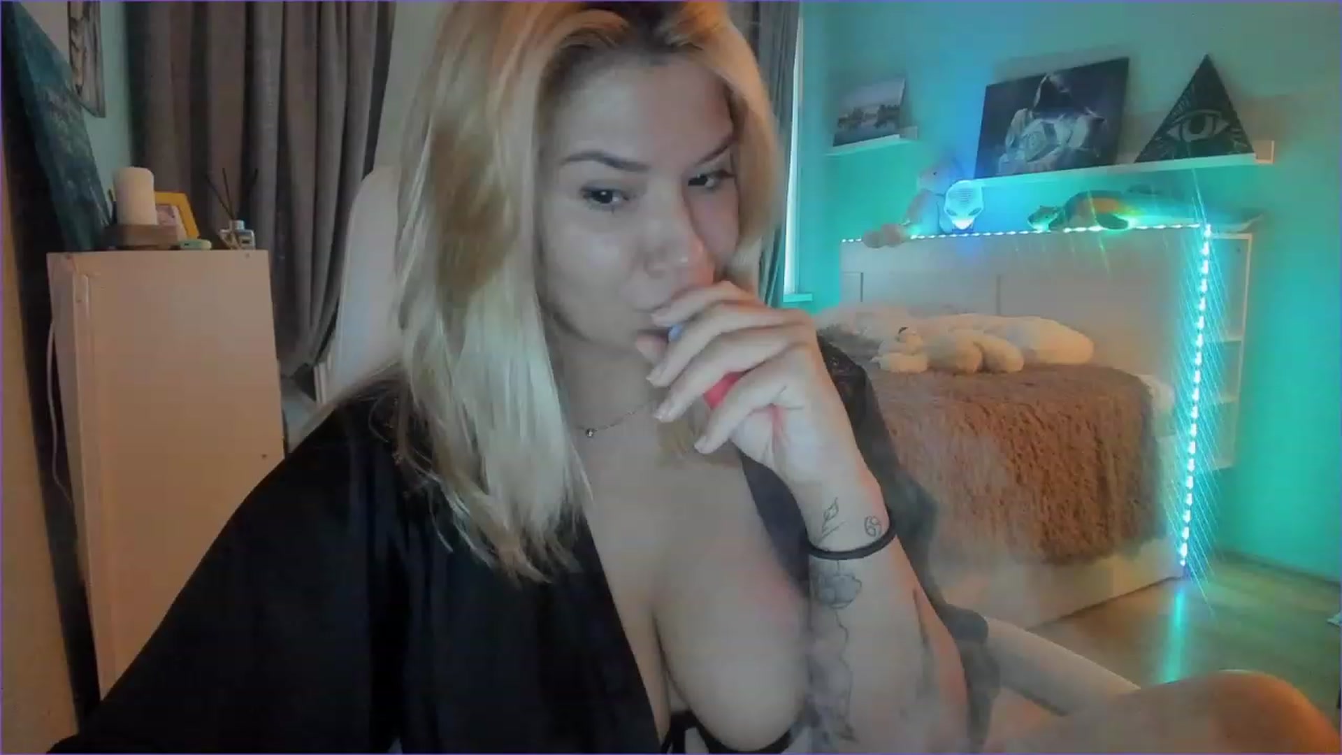 Gallery image thumbnail from NickyBlein's myfreecams stream on, 12/06/2022, 09:55 image 3 of 20