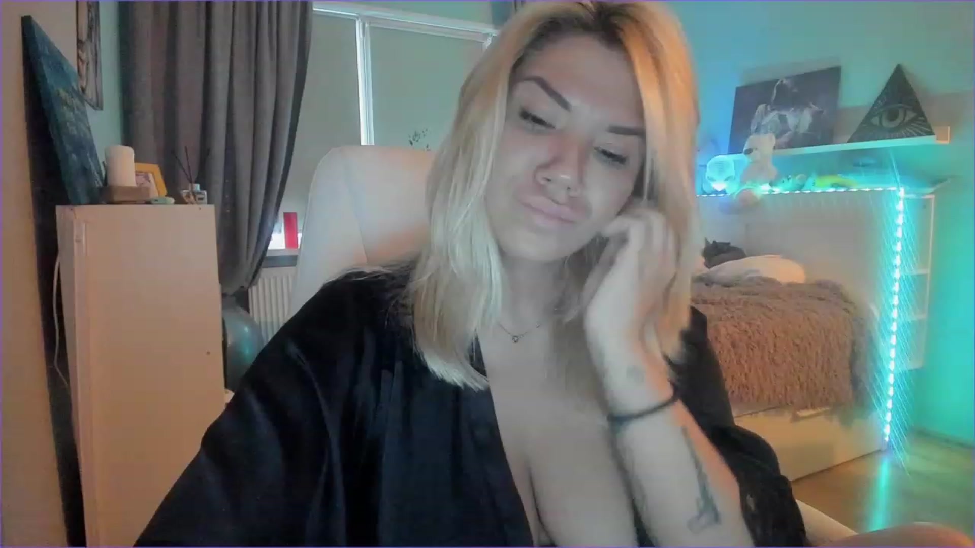 Gallery image thumbnail from NickyBlein's myfreecams stream on, 12/06/2022, 11:46 image 5 of 20