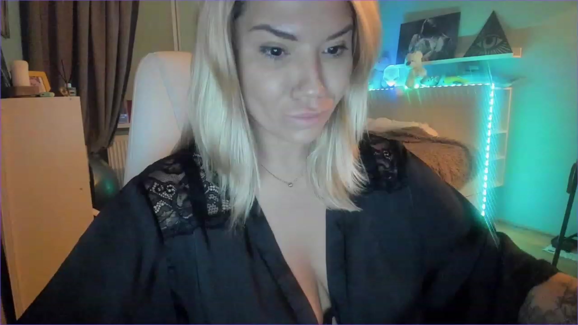 Gallery image thumbnail from NickyBlein's myfreecams stream on, 12/06/2022, 13:19 image 13 of 20