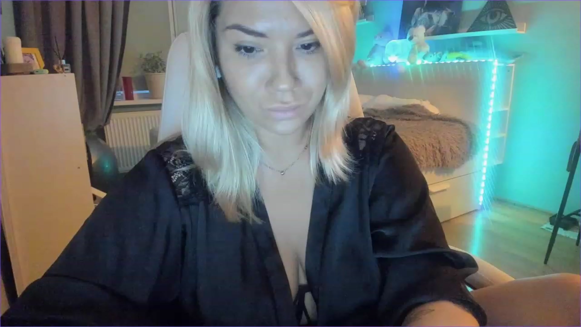 Gallery image thumbnail from NickyBlein's myfreecams stream on, 12/06/2022, 13:19 image 17 of 20
