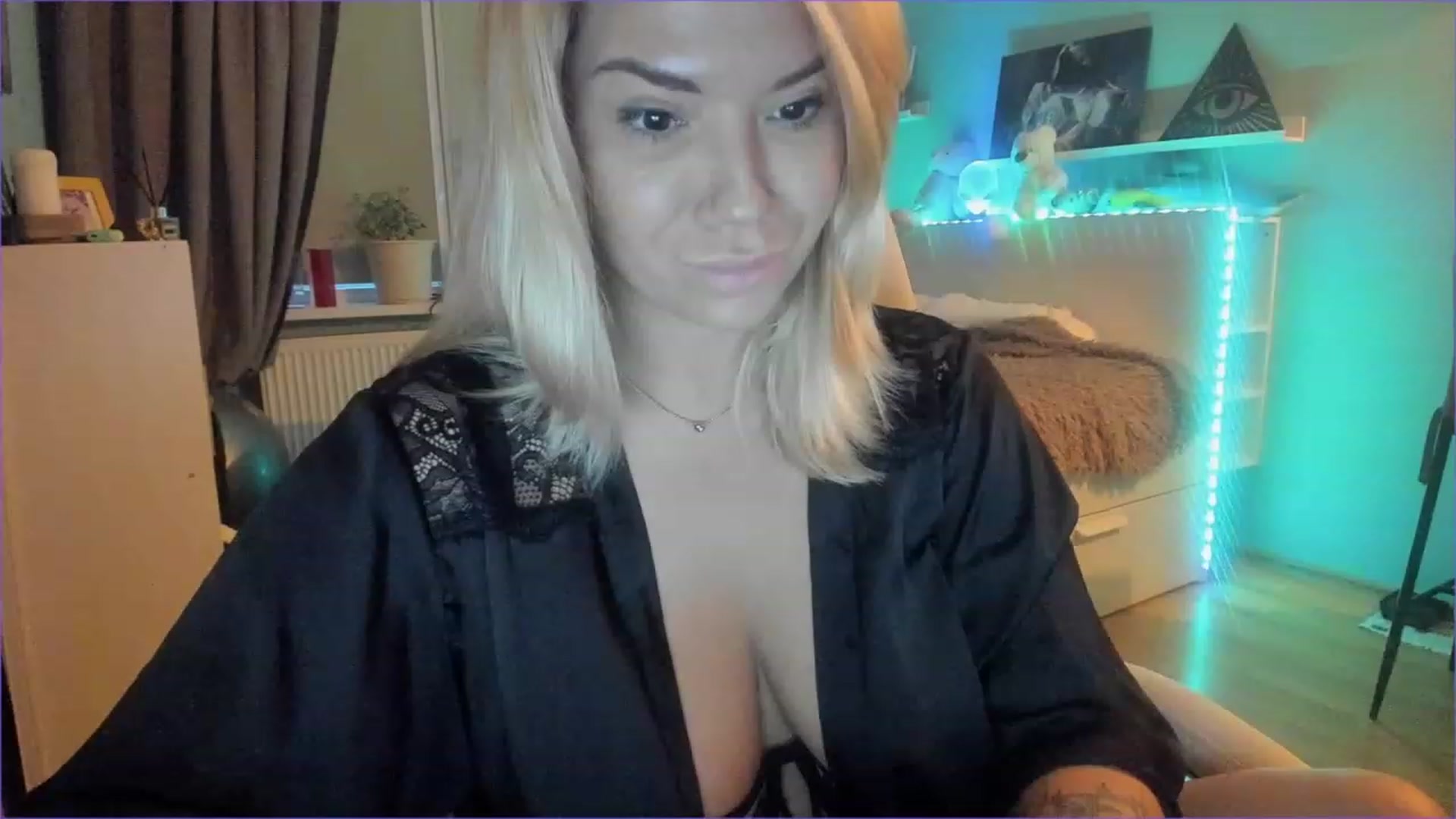 Gallery image thumbnail from NickyBlein's myfreecams stream on, 12/06/2022, 13:19 image 6 of 20