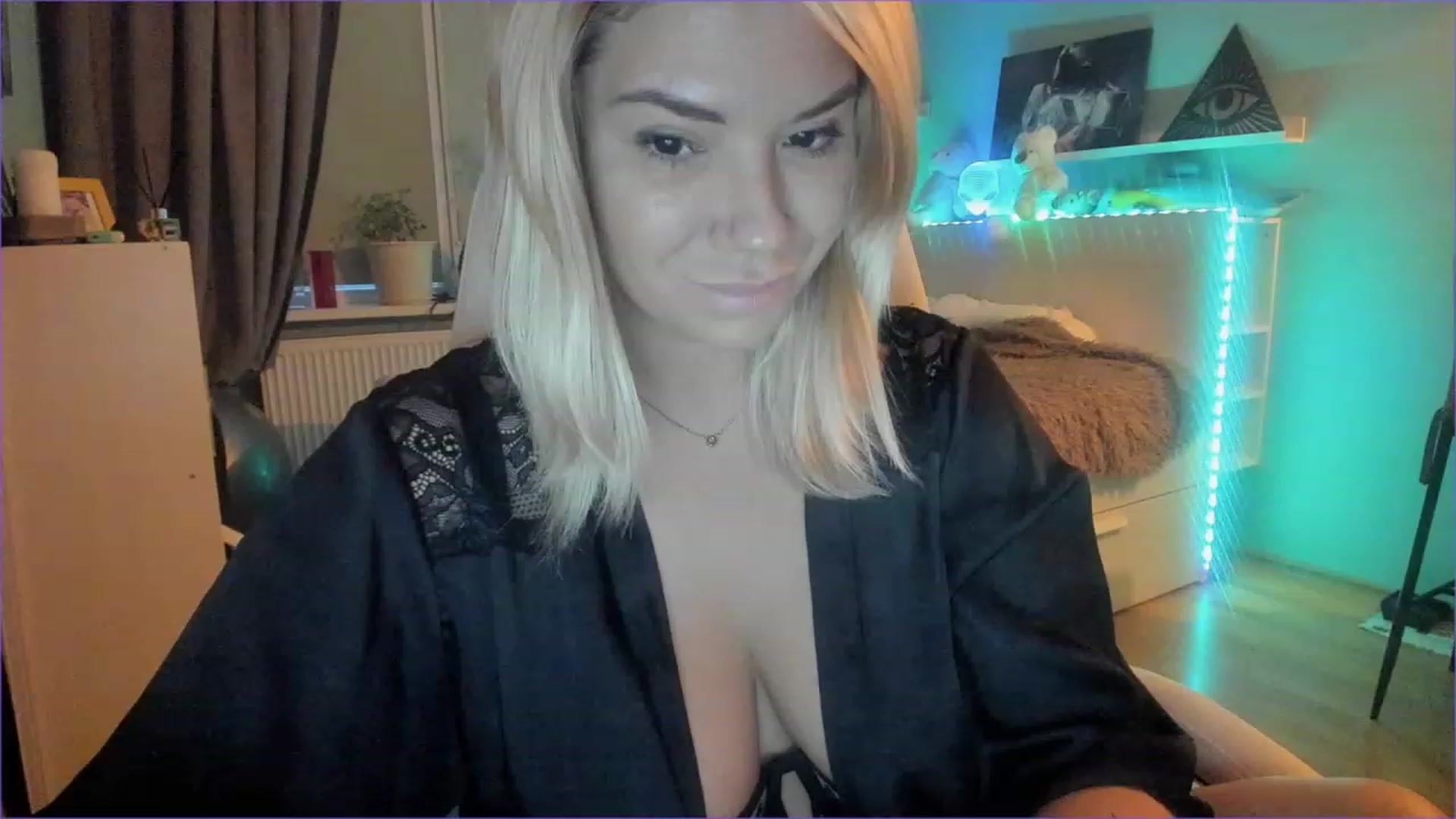 Gallery image thumbnail from NickyBlein's myfreecams stream on, 12/06/2022, 13:19 image 10 of 20