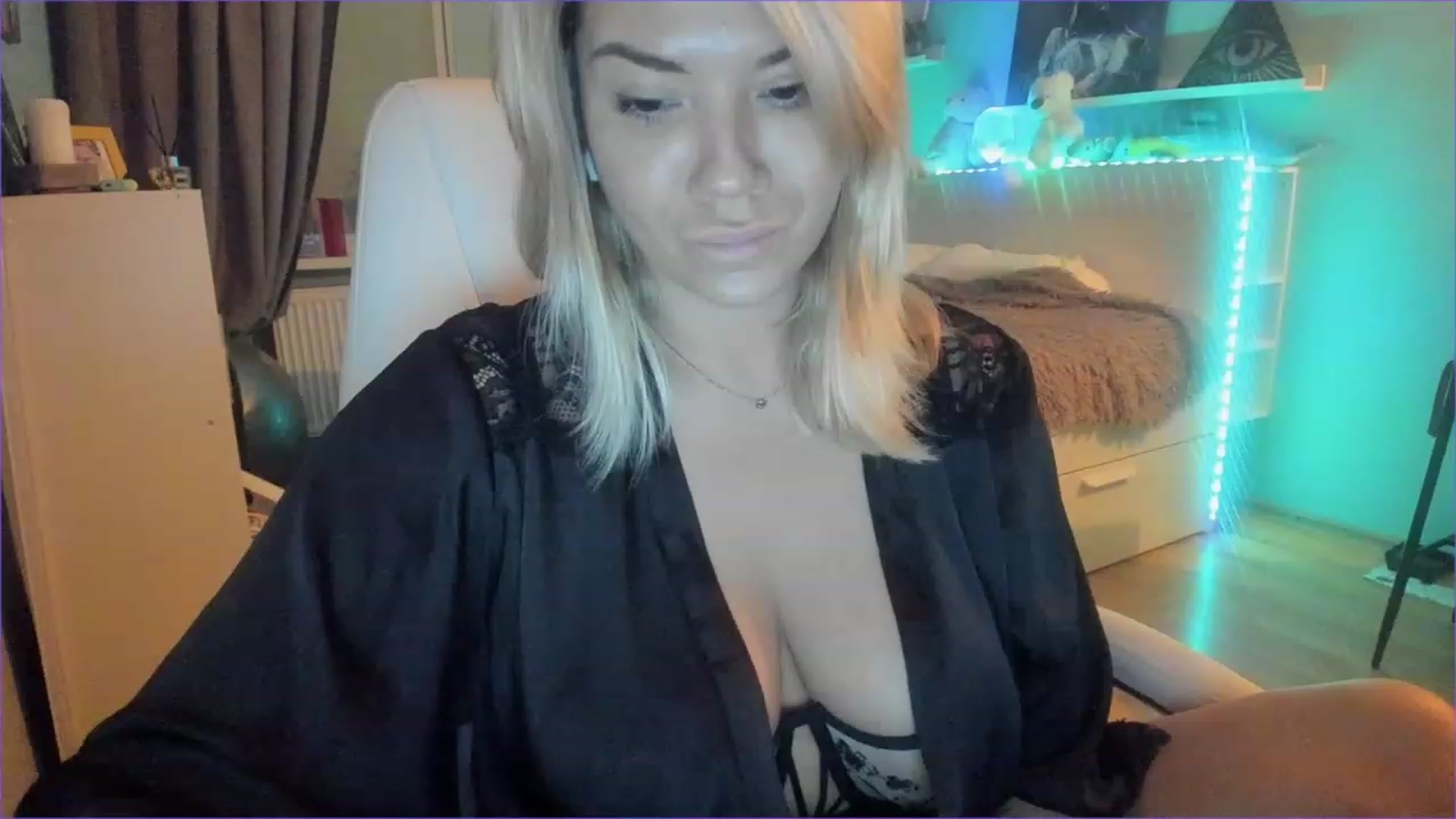 Gallery image thumbnail from NickyBlein's myfreecams stream on, 12/06/2022, 13:35 image 3 of 20