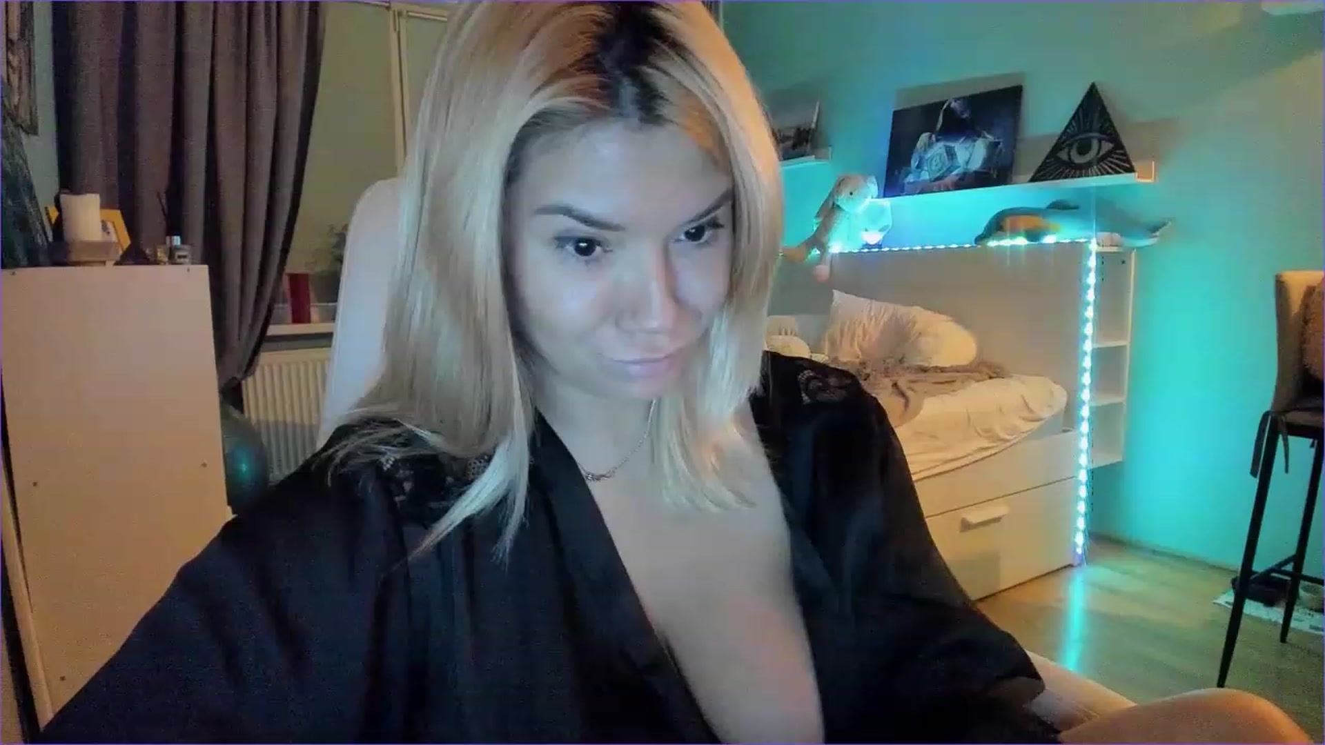 Gallery image thumbnail from NickyBlein's myfreecams stream on, 12/07/2022, 13:40 image 13 of 20