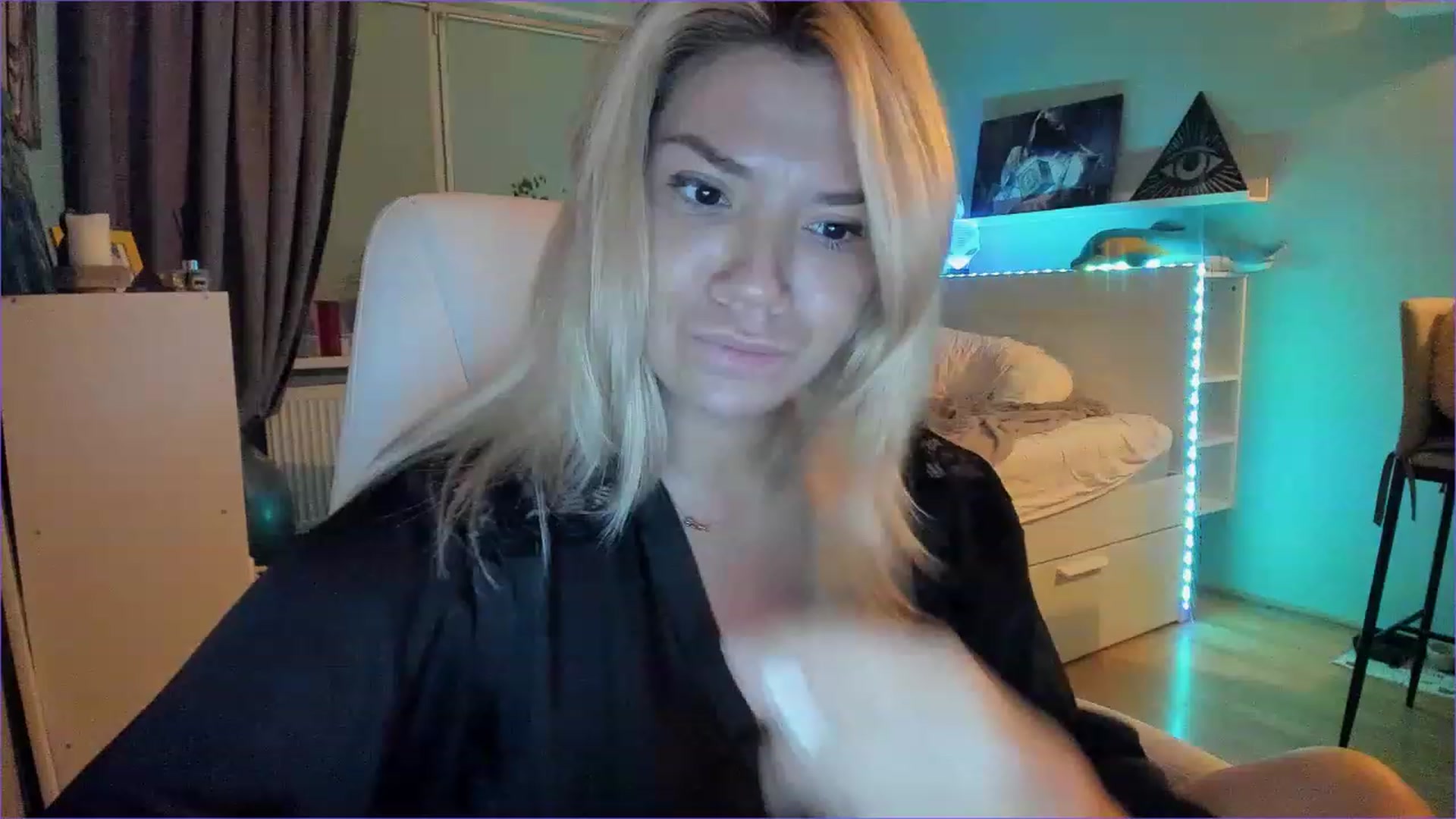 Gallery image thumbnail from NickyBlein's myfreecams stream on, 12/07/2022, 13:40 image 12 of 20