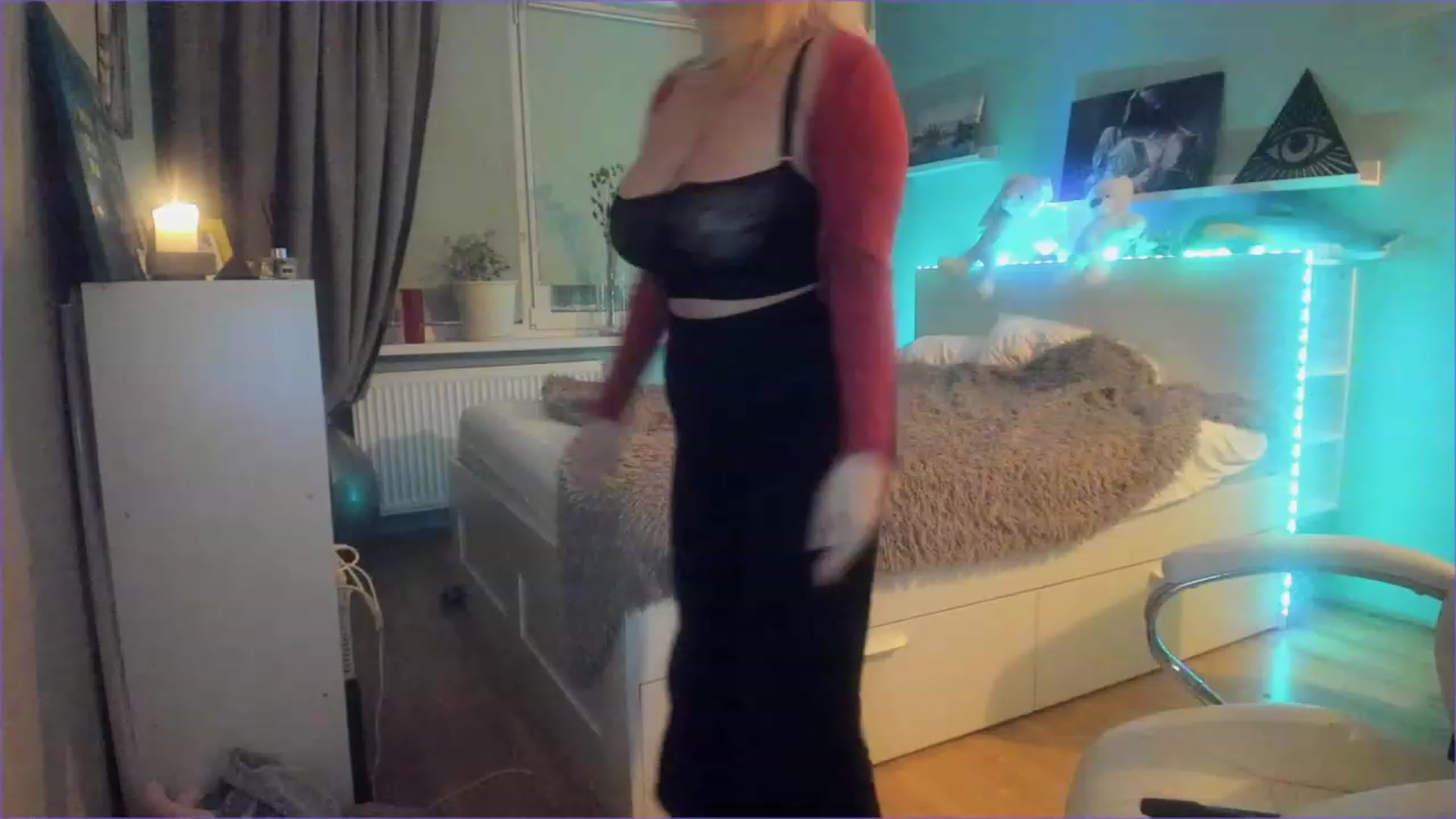 Gallery image thumbnail from NickyBlein's myfreecams stream on, 12/08/2022, 14:33 image 6 of 20