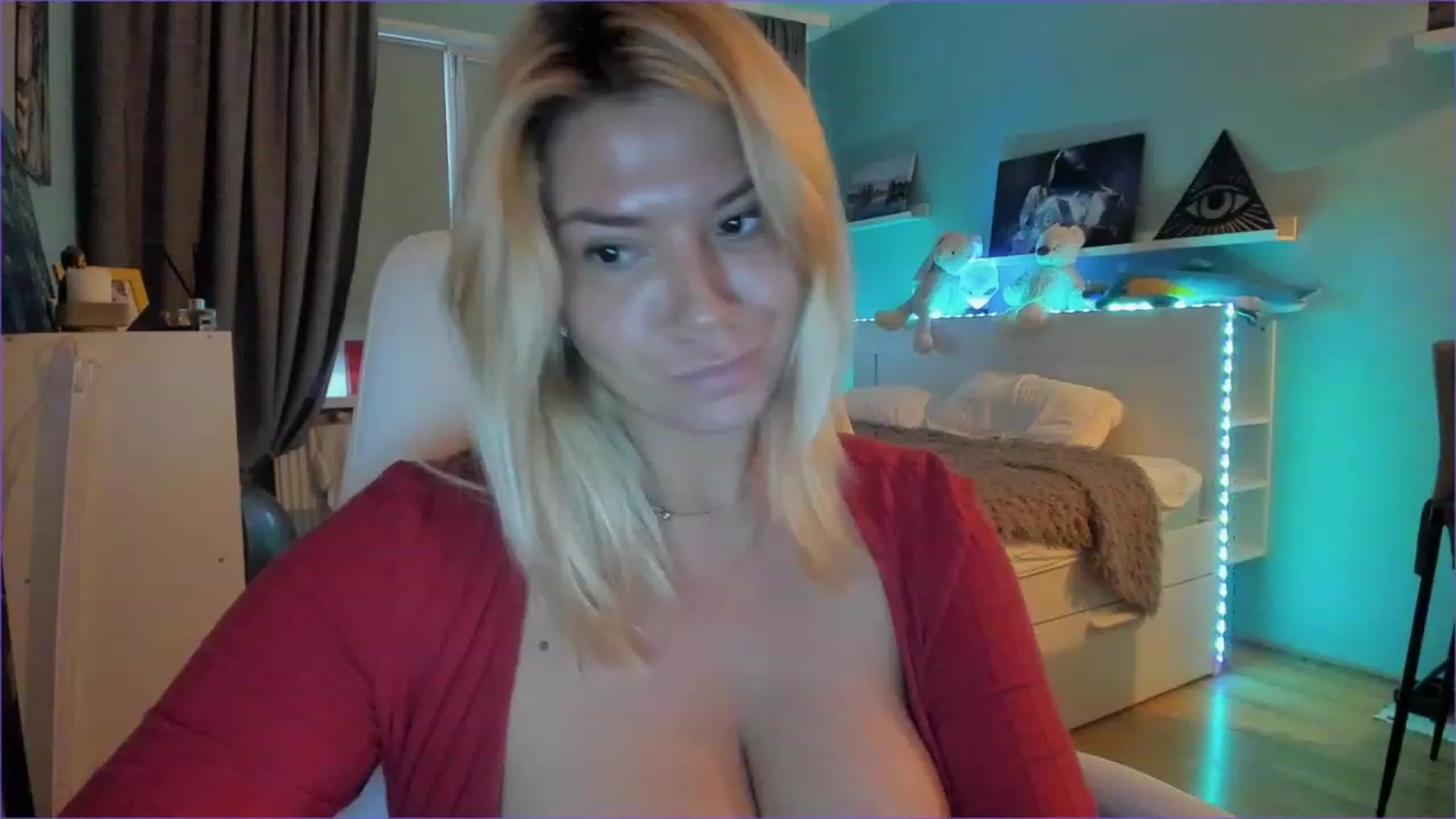 Gallery image thumbnail from NickyBlein's myfreecams stream on, 12/10/2022, 12:29 image 4 of 20