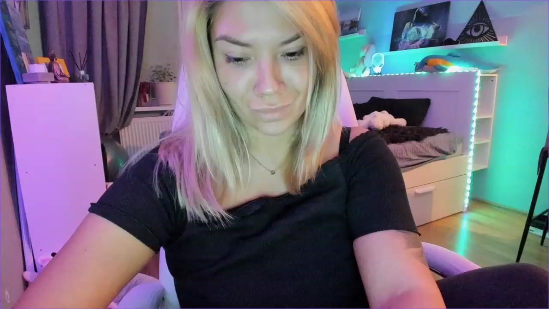 Gallery image thumbnail from NickyBlein's myfreecams stream on, 12/16/2022, 15:16 image 4 of 20