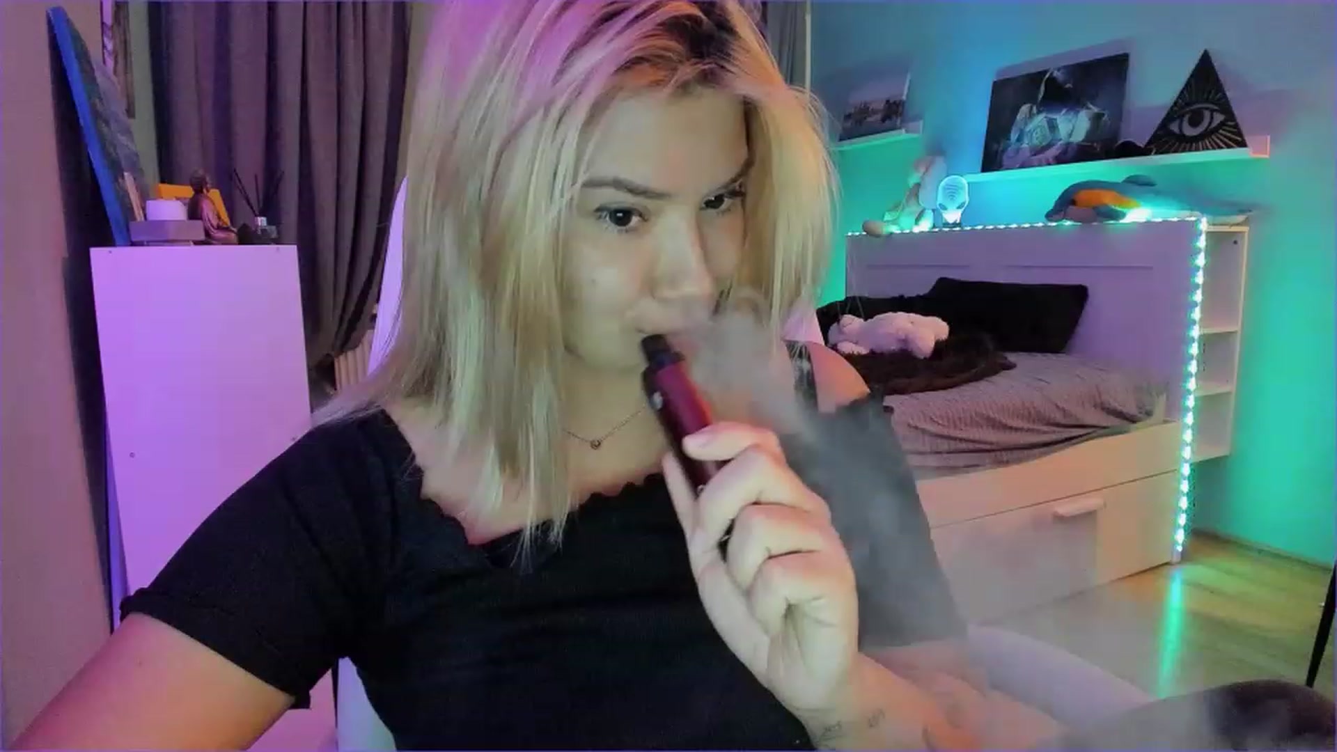 Gallery image thumbnail from NickyBlein's myfreecams stream on, 12/16/2022, 16:31 image 7 of 20