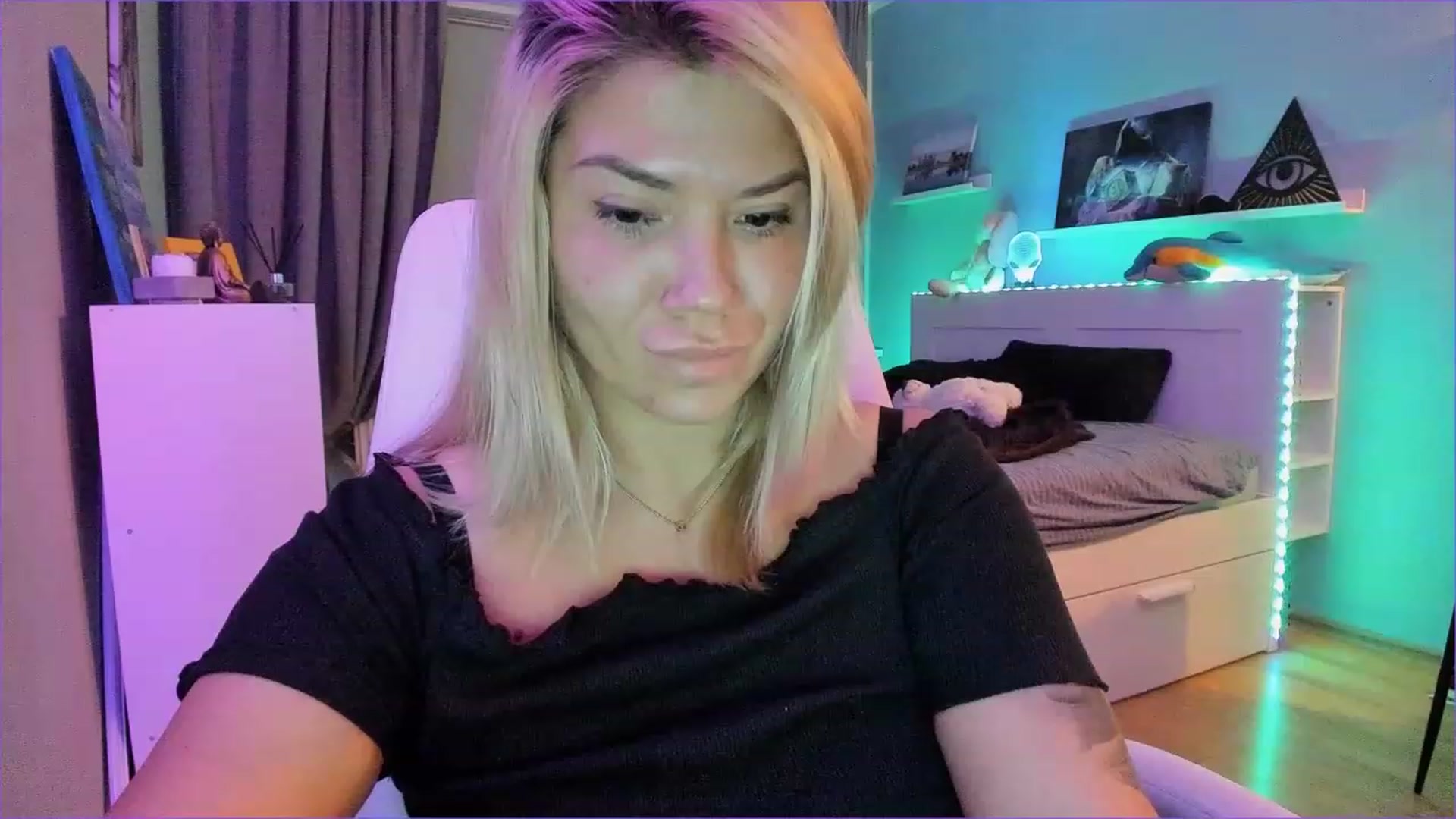 Gallery image thumbnail from NickyBlein's myfreecams stream on, 12/16/2022, 16:59 image 11 of 20