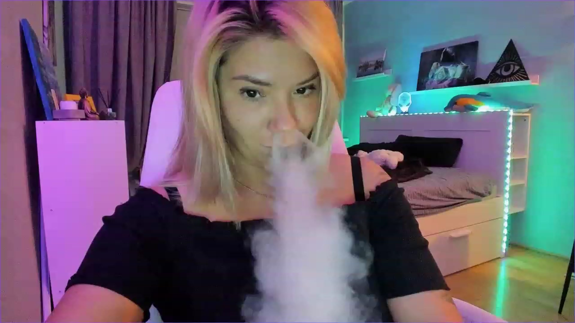 Gallery image thumbnail from NickyBlein's myfreecams stream on, 12/16/2022, 16:59 image 14 of 20