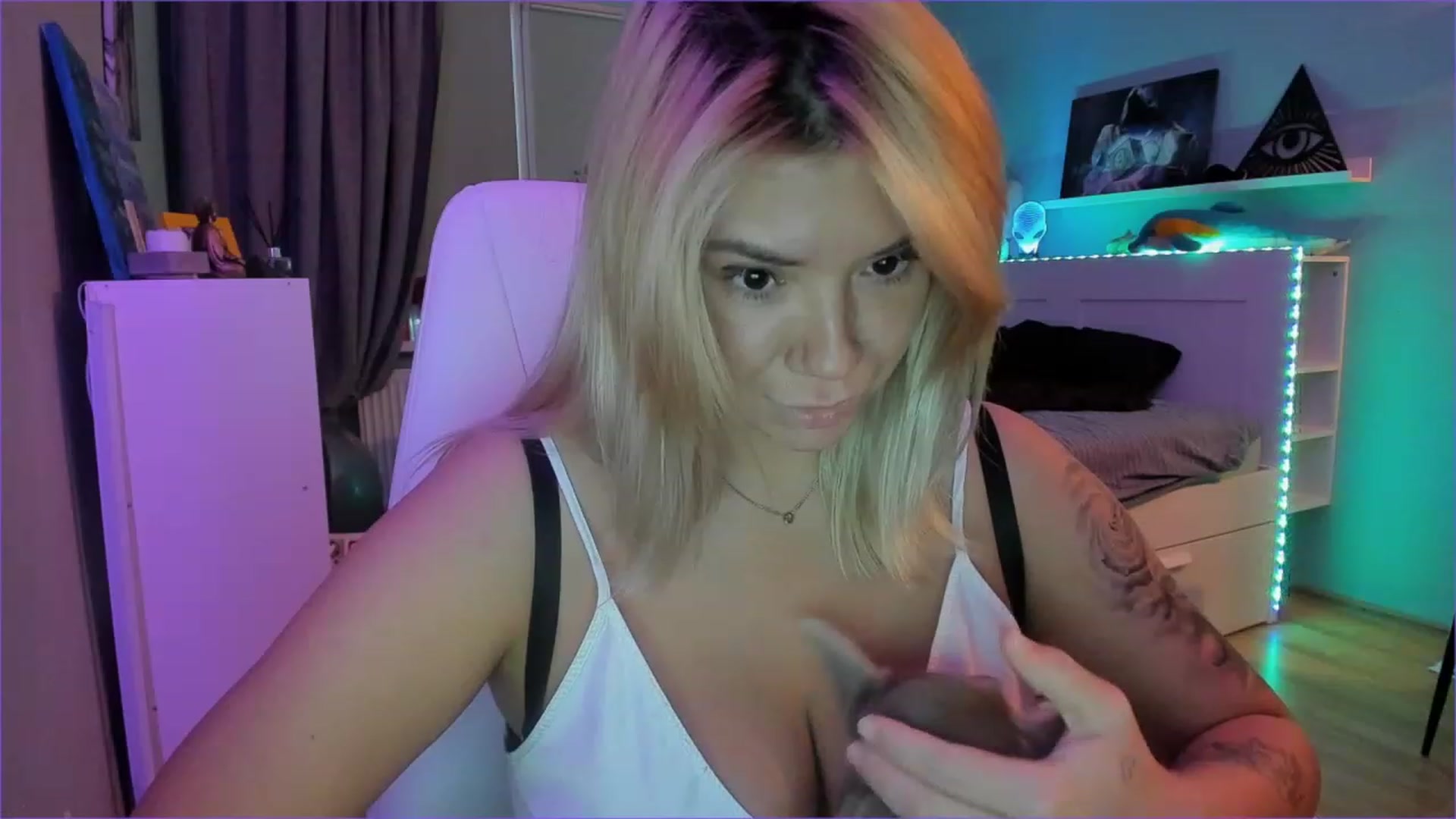 Gallery image thumbnail from NickyBlein's myfreecams stream on, 12/17/2022, 12:56 image 13 of 20