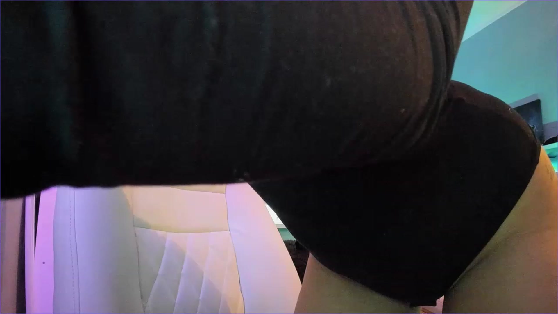 Gallery image thumbnail from NickyBlein's myfreecams stream on, 12/22/2022, 11:00 image 12 of 20