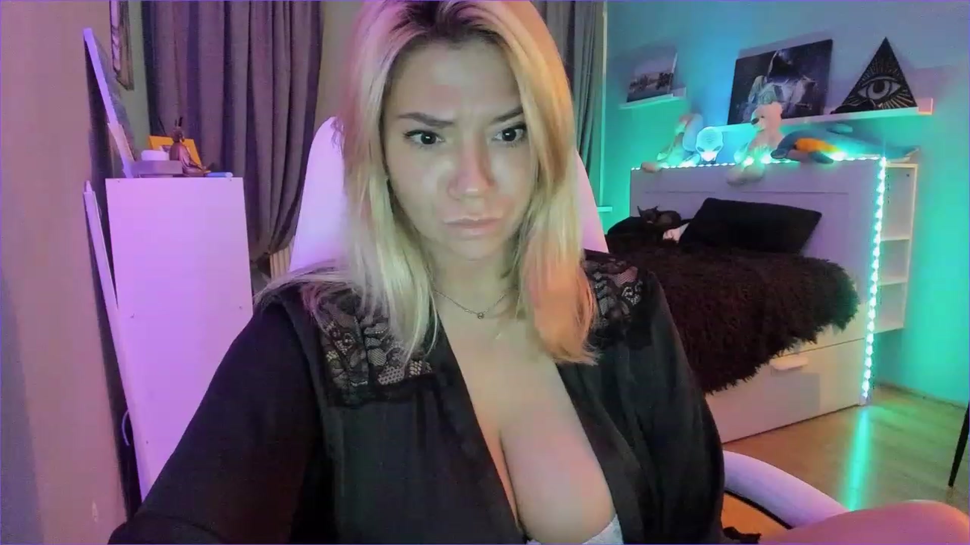 Gallery image thumbnail from NickyBlein's myfreecams stream on, 12/23/2022, 14:26 image 14 of 20