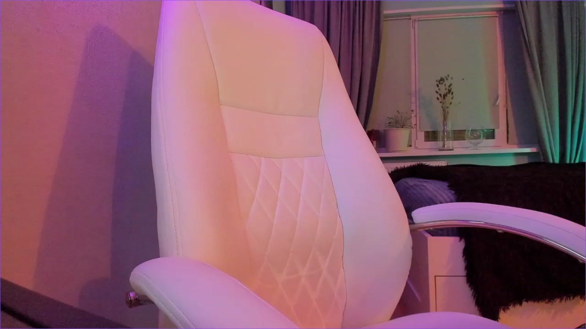 Gallery image thumbnail from NickyBlein's myfreecams stream on, 12/23/2022, 15:56 image 20 of 20