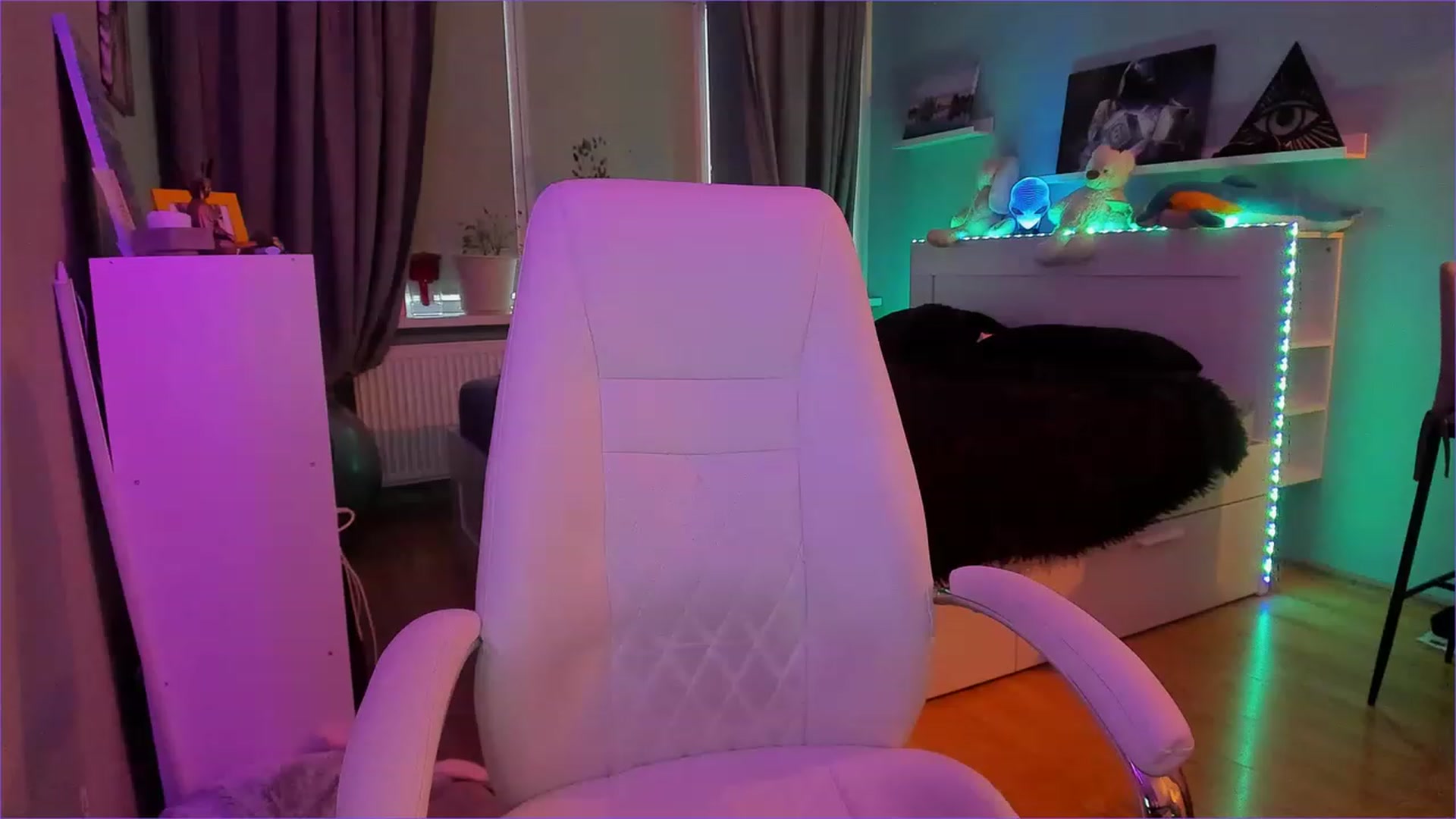 Gallery image thumbnail from NickyBlein's myfreecams stream on, 12/24/2022, 12:25 image 6 of 20