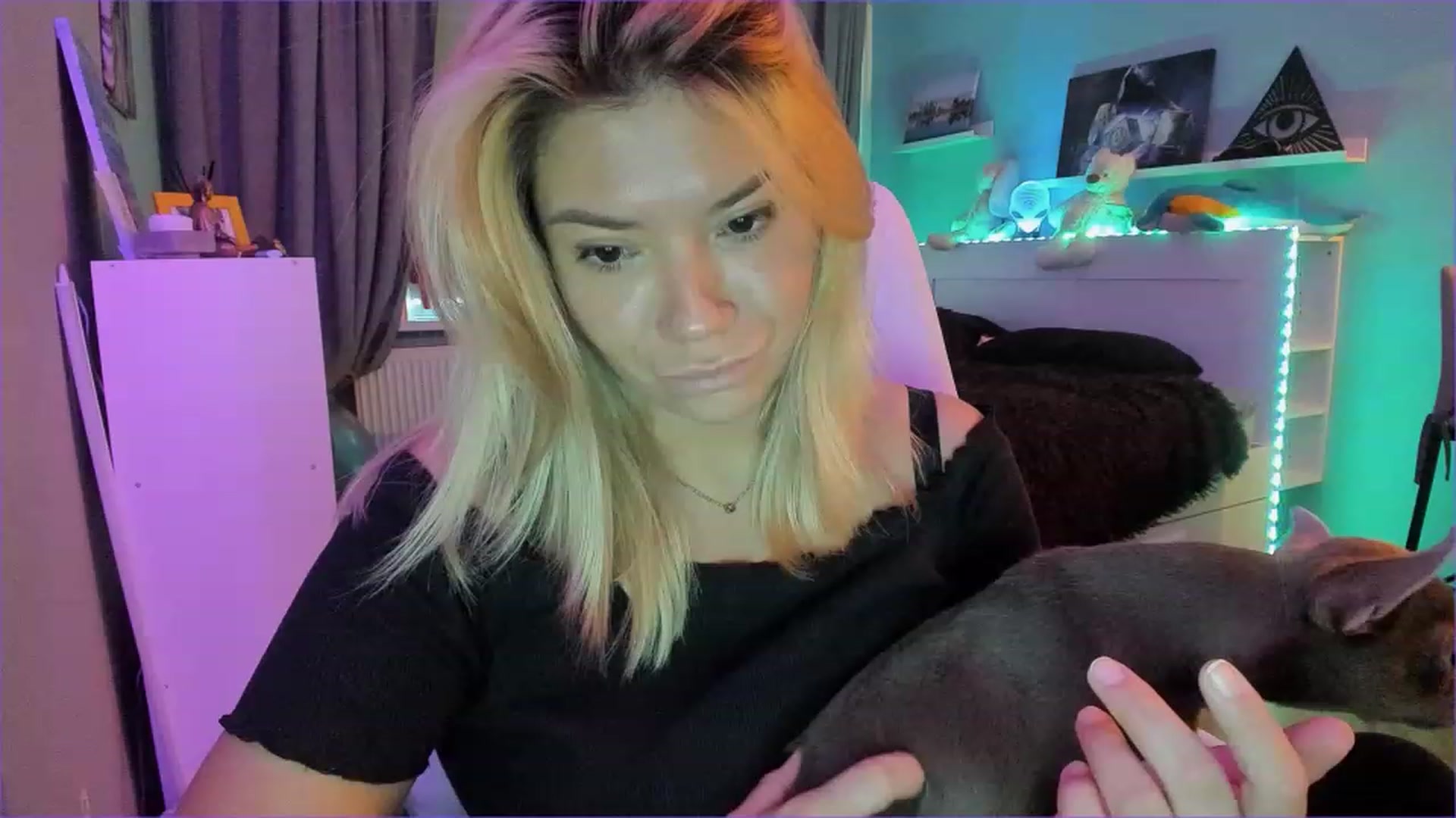 Gallery image thumbnail from NickyBlein's myfreecams stream on, 12/24/2022, 12:25 image 2 of 20