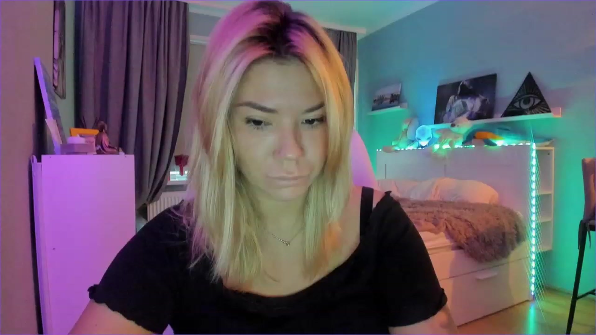 Gallery image thumbnail from NickyBlein's myfreecams stream on, 12/26/2022, 09:53 image 1 of 20