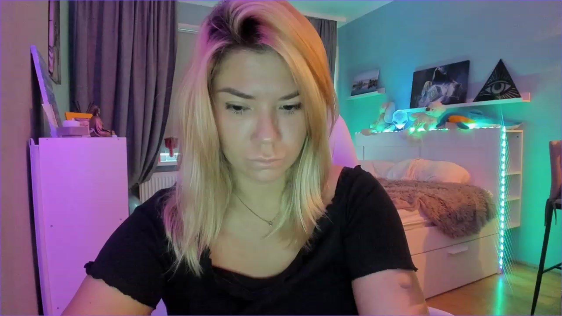 Gallery image thumbnail from NickyBlein's myfreecams stream on, 12/26/2022, 09:53 image 2 of 20