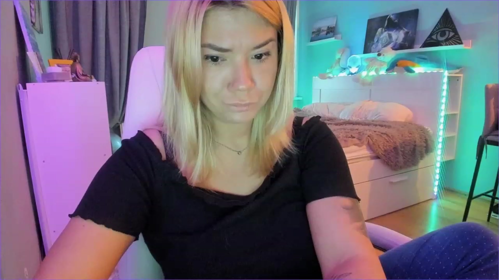 Gallery image thumbnail from NickyBlein's myfreecams stream on, 12/26/2022, 09:53 image 9 of 20