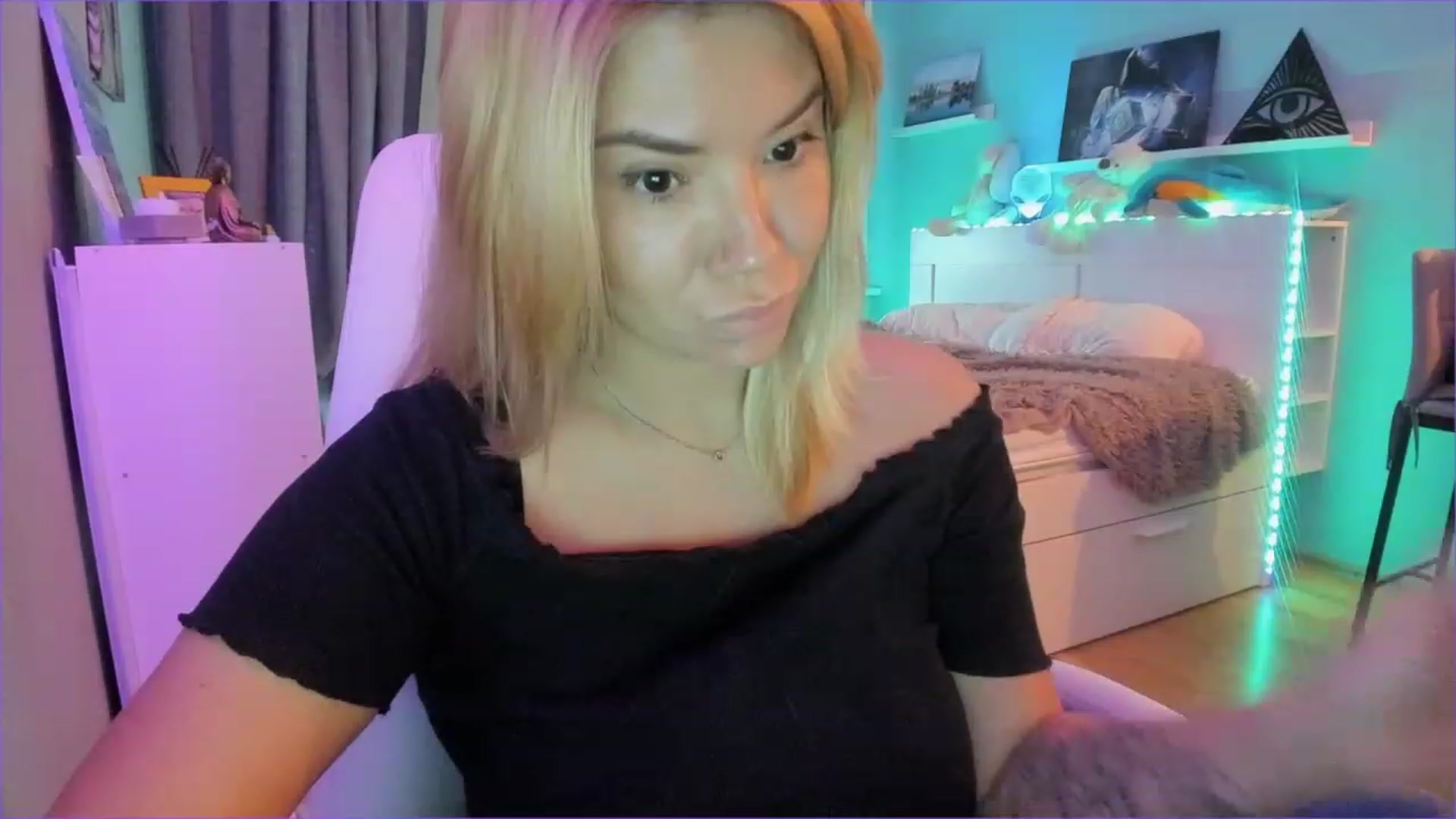 Gallery image thumbnail from NickyBlein's myfreecams stream on, 12/26/2022, 09:53 image 13 of 20