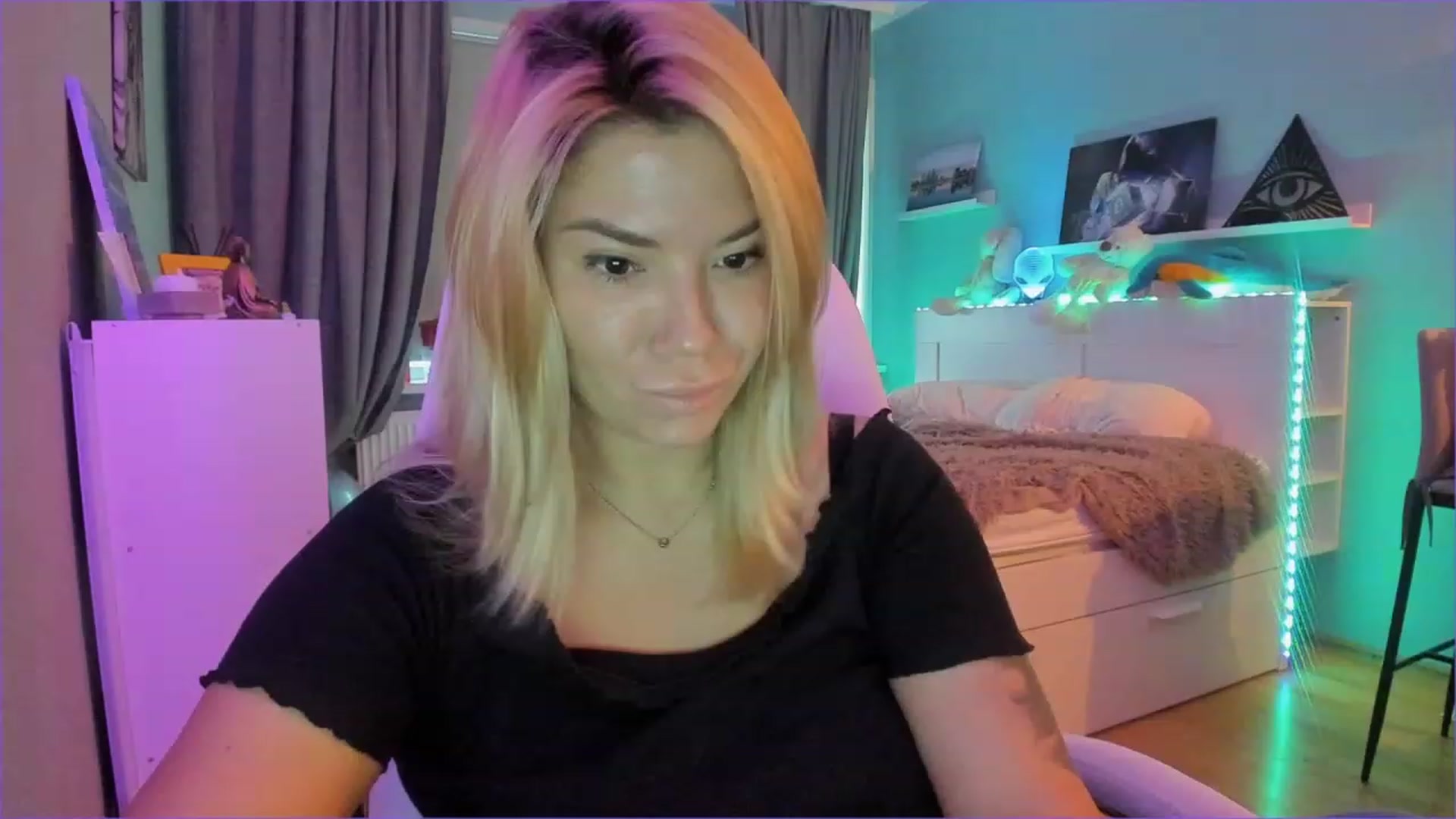 Gallery image thumbnail from NickyBlein's myfreecams stream on, 12/26/2022, 09:53 image 5 of 20