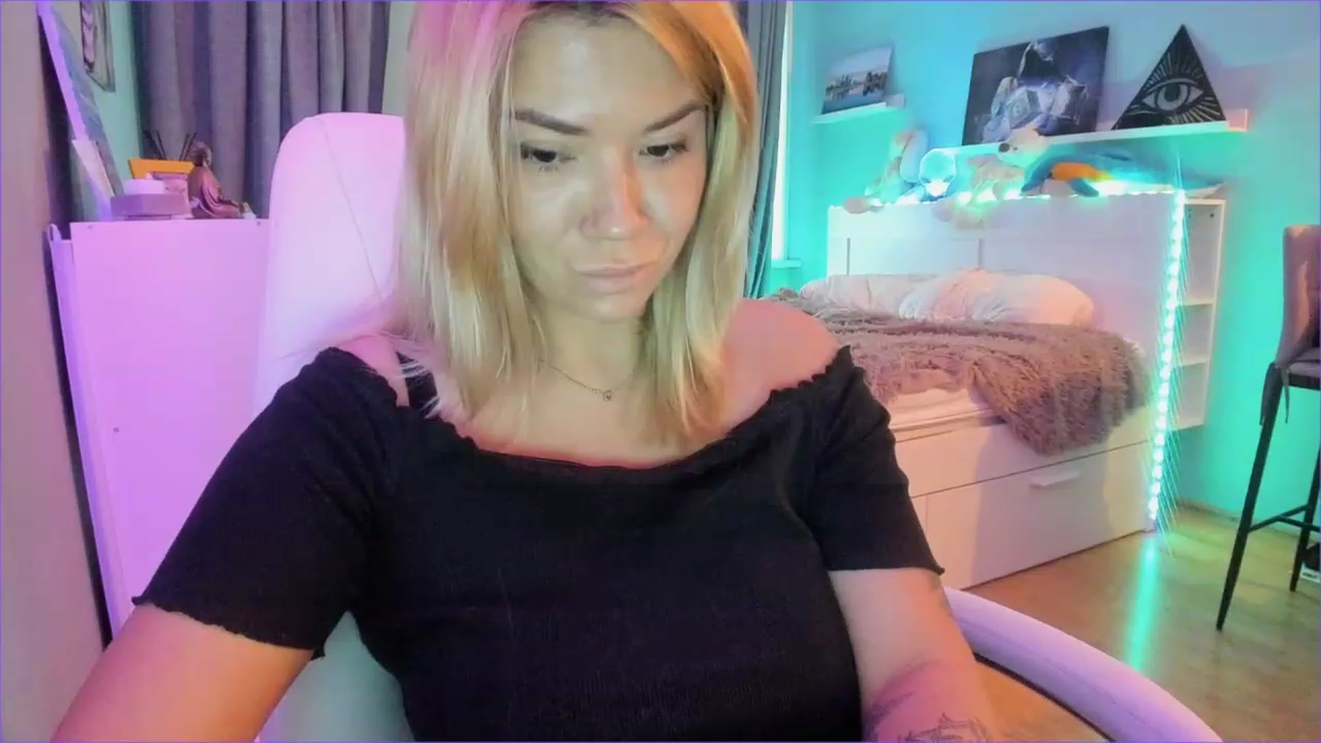 Gallery image thumbnail from NickyBlein's myfreecams stream on, 12/26/2022, 09:53 image 14 of 20