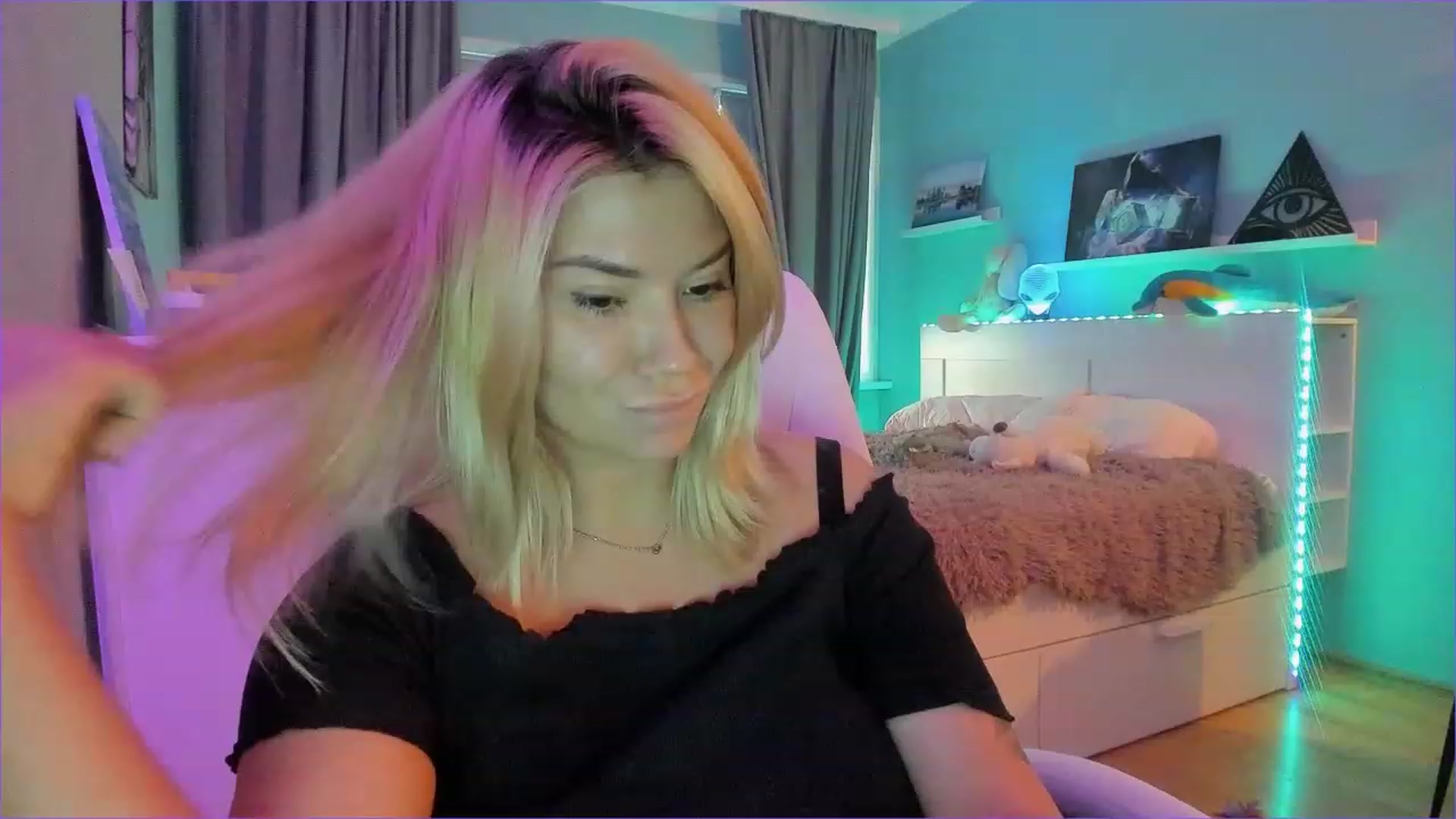 Gallery image thumbnail from NickyBlein's myfreecams stream on, 12/26/2022, 11:46 image 20 of 20